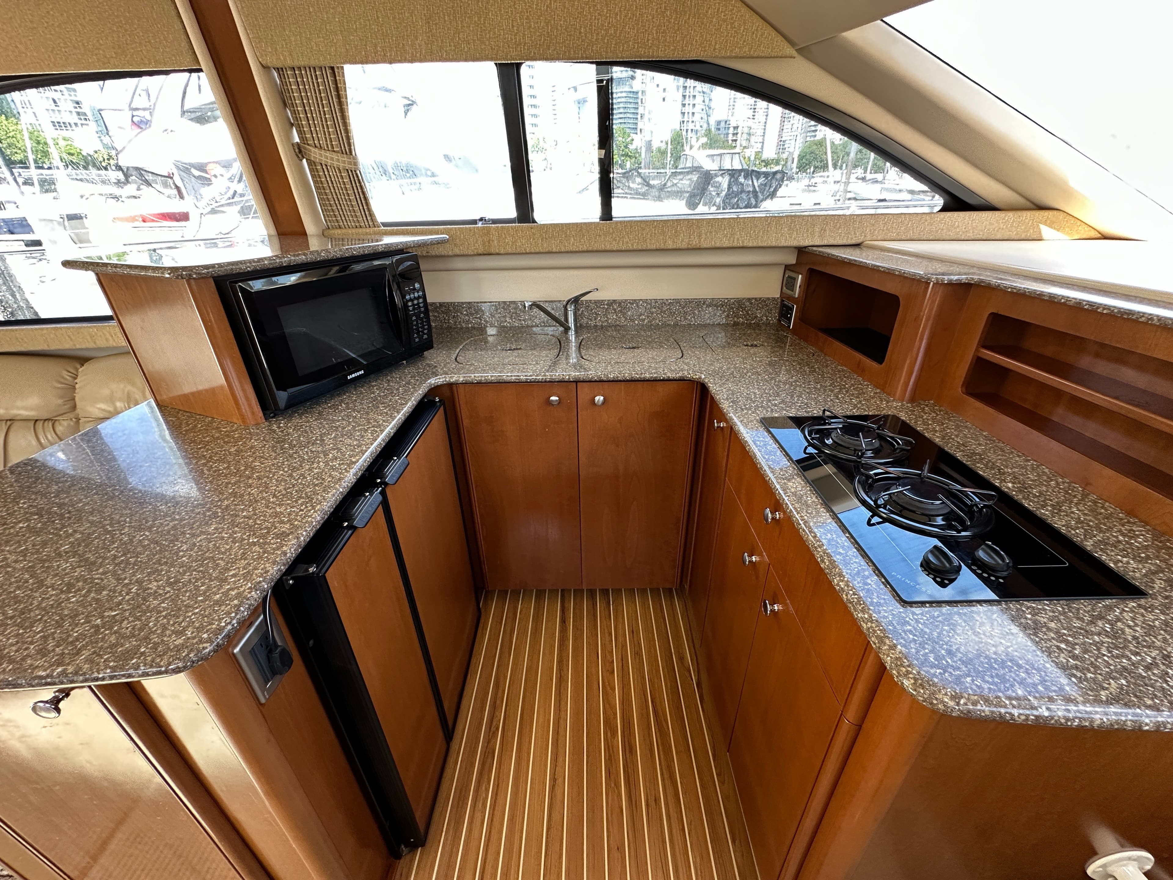 2005 Meridian 381