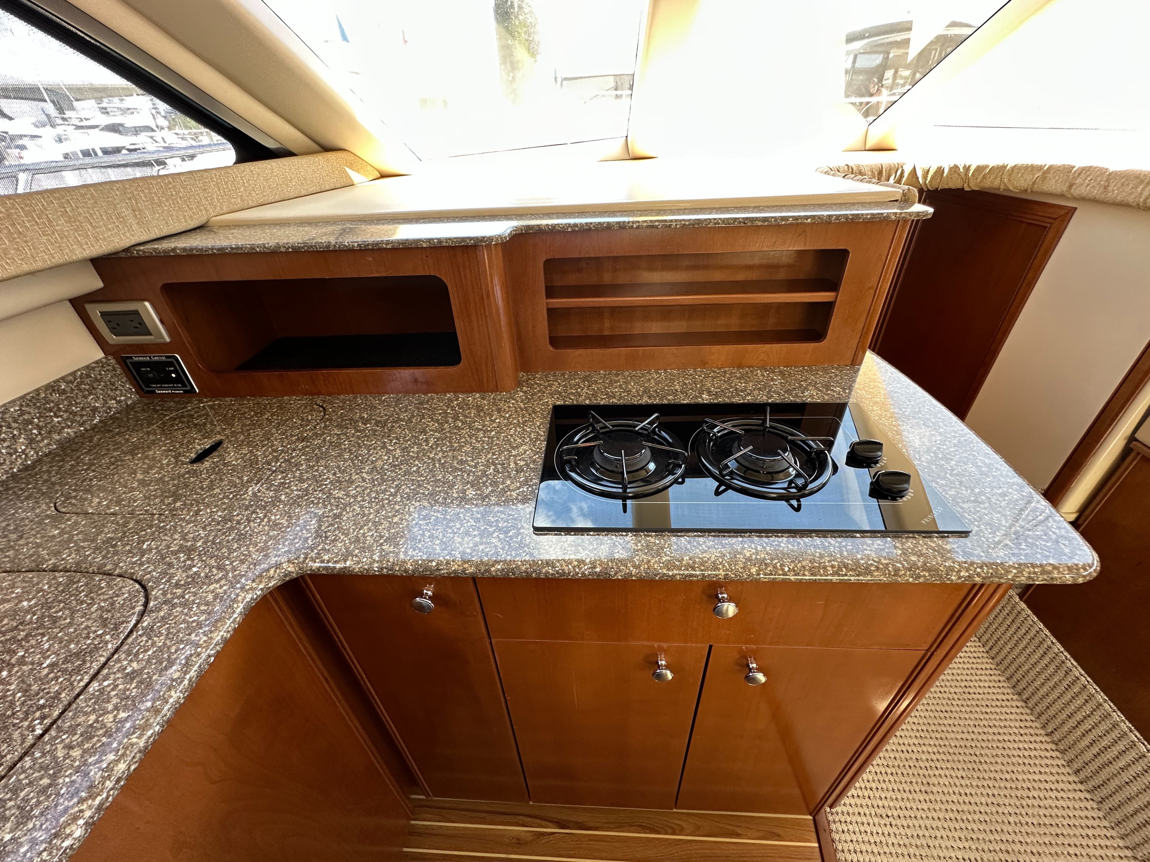 2005 Meridian 381