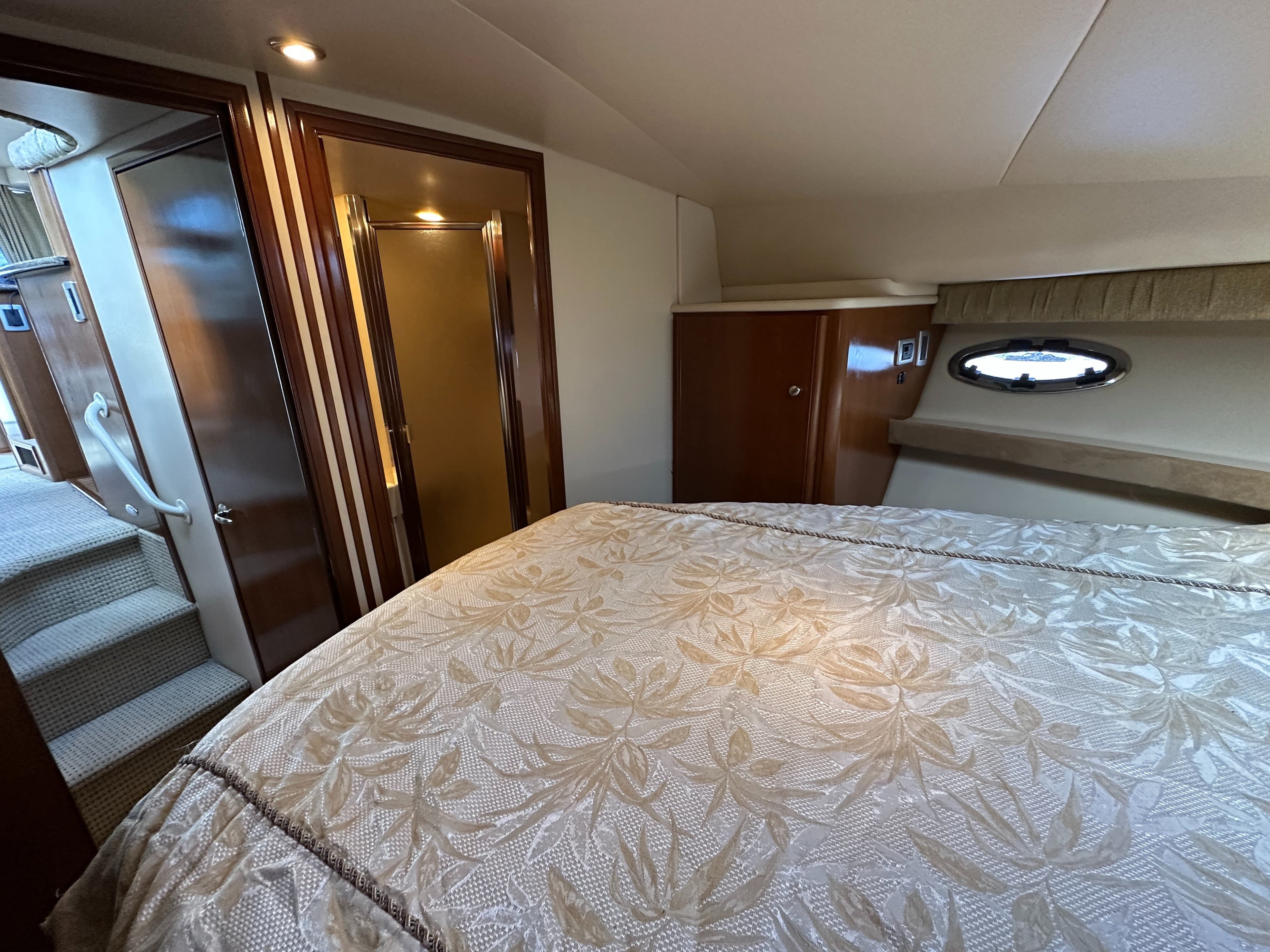 2005 Meridian 381