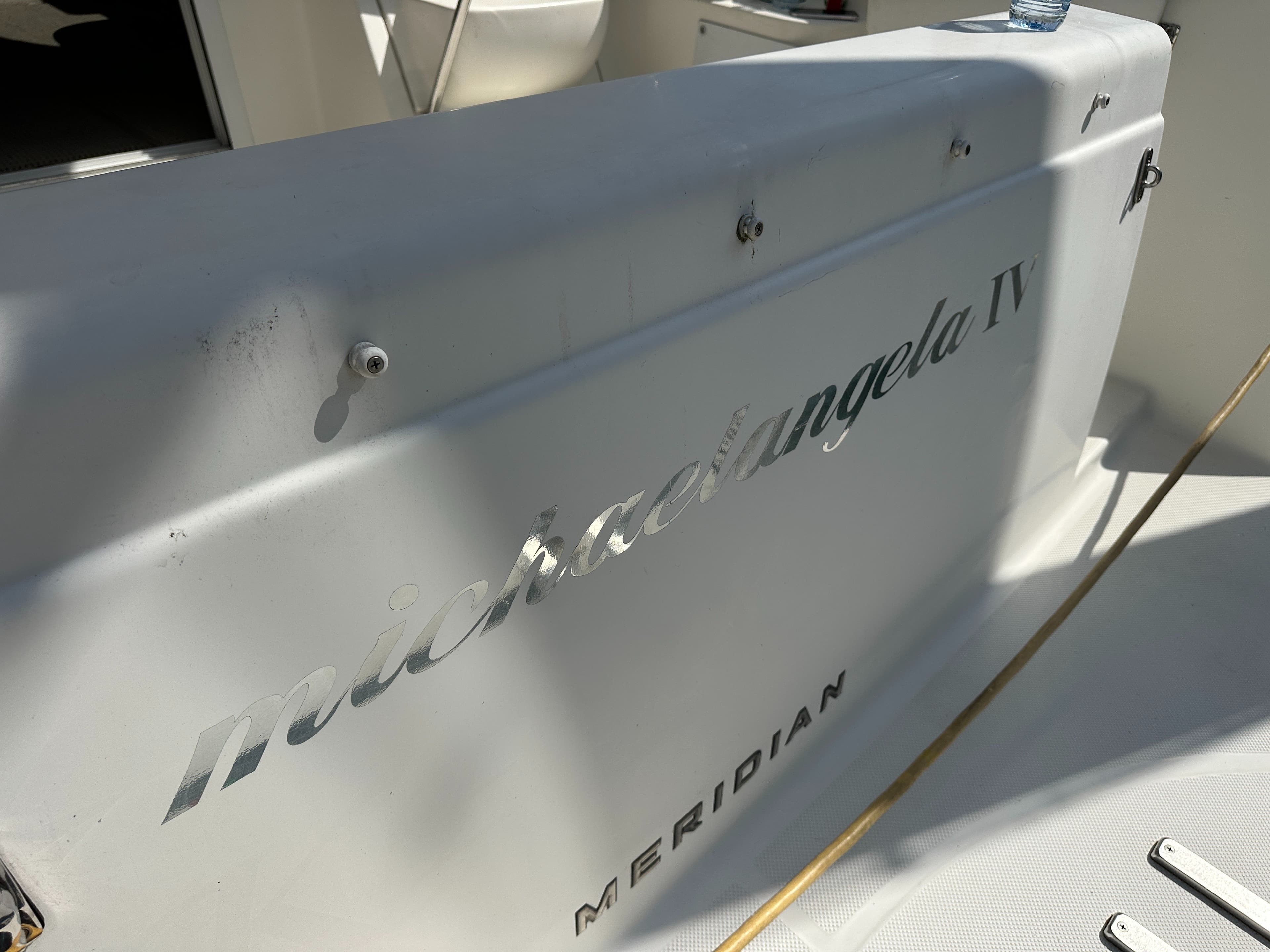 2005 Meridian 381