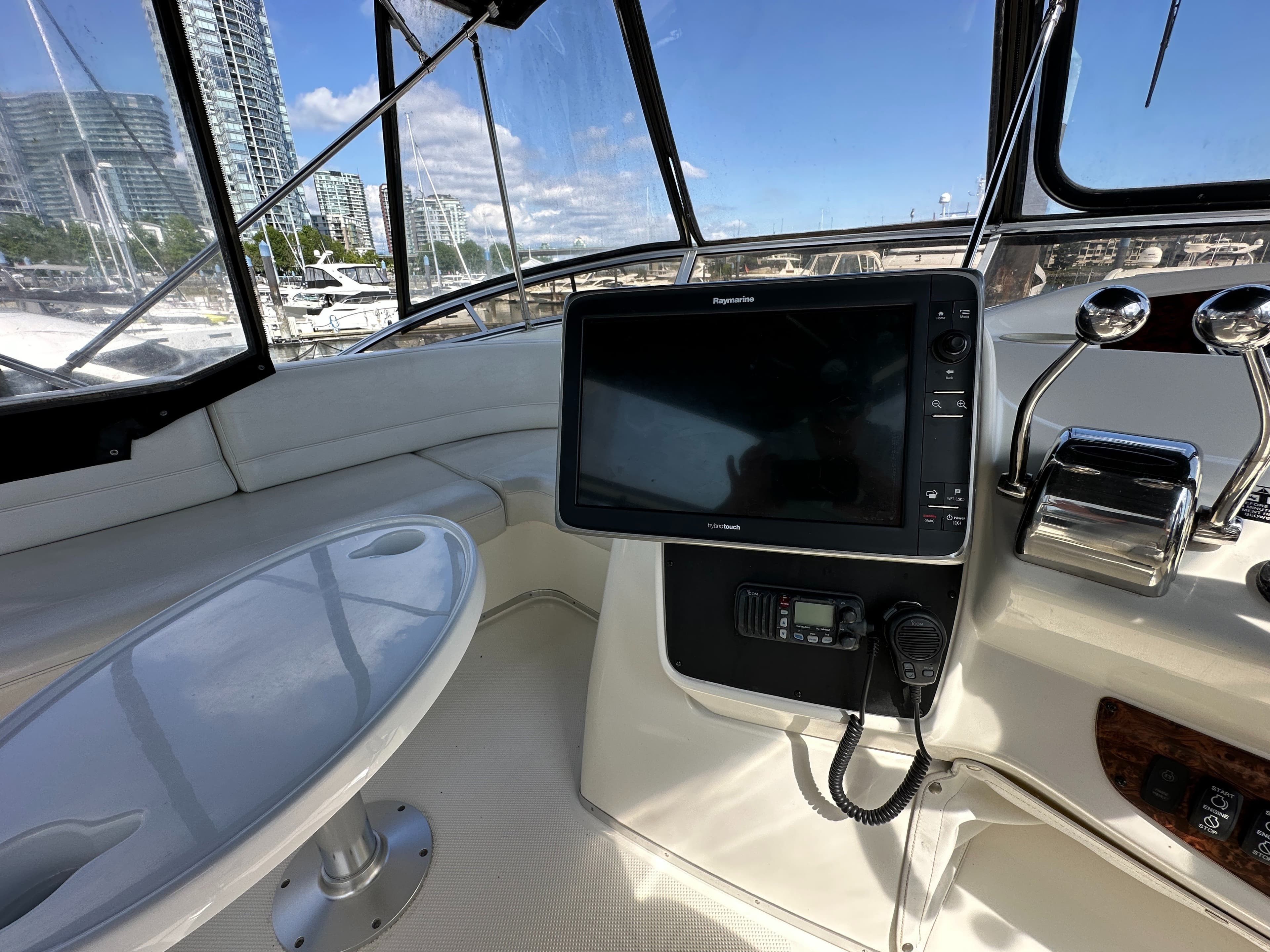 2005 Meridian 381
