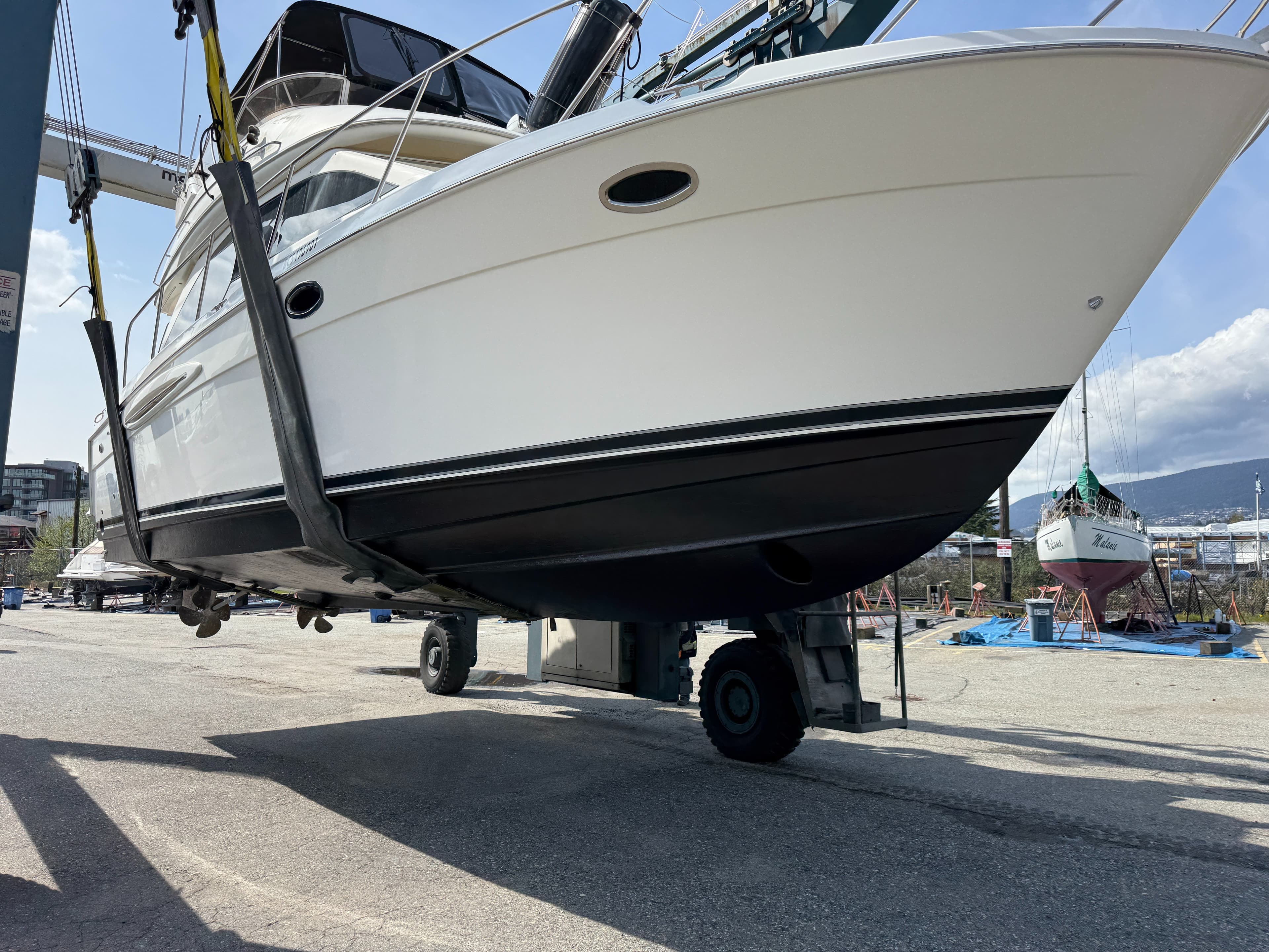2005 Meridian 381