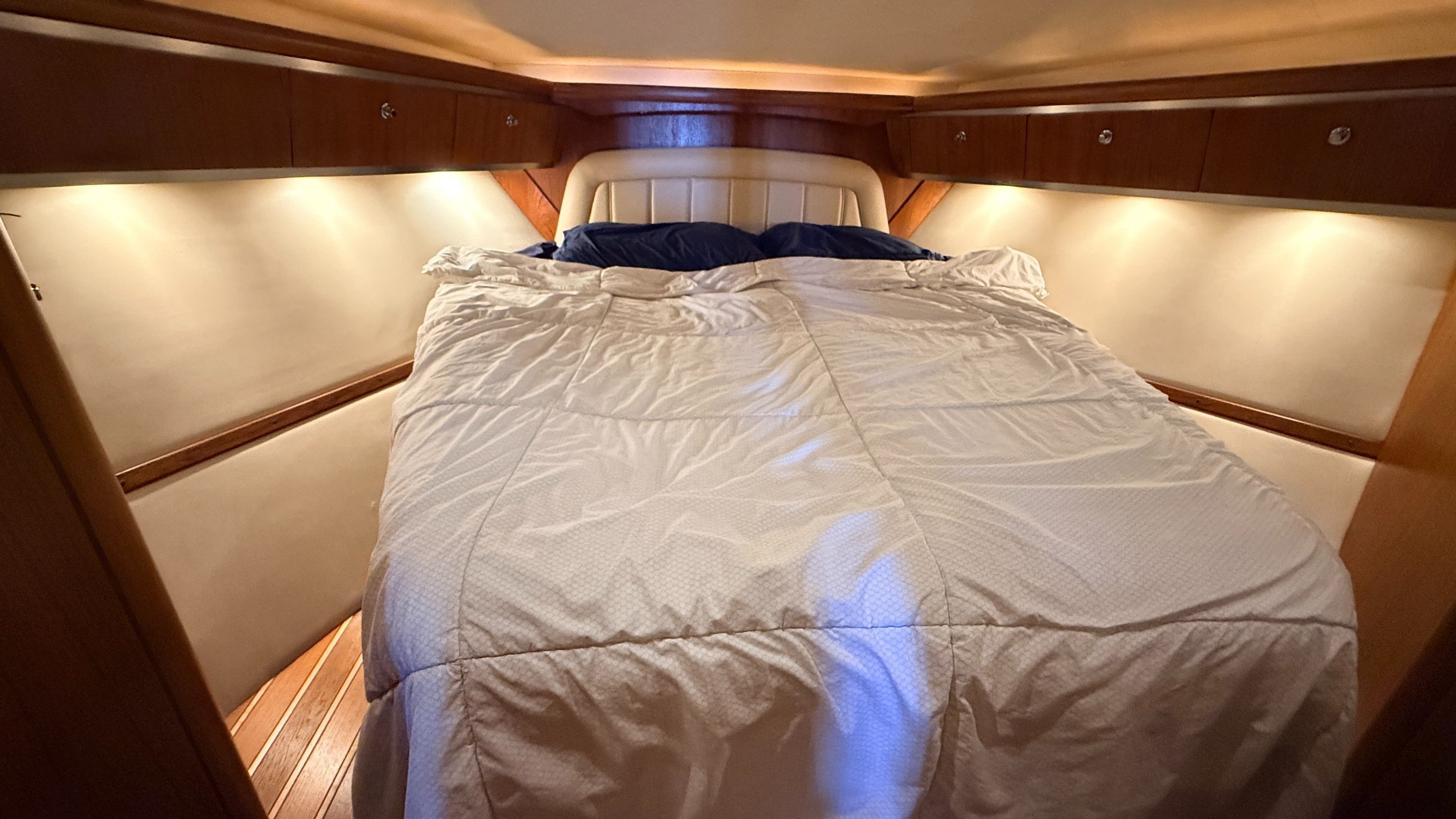 2004 Tiara Yachts 3600 Sovran