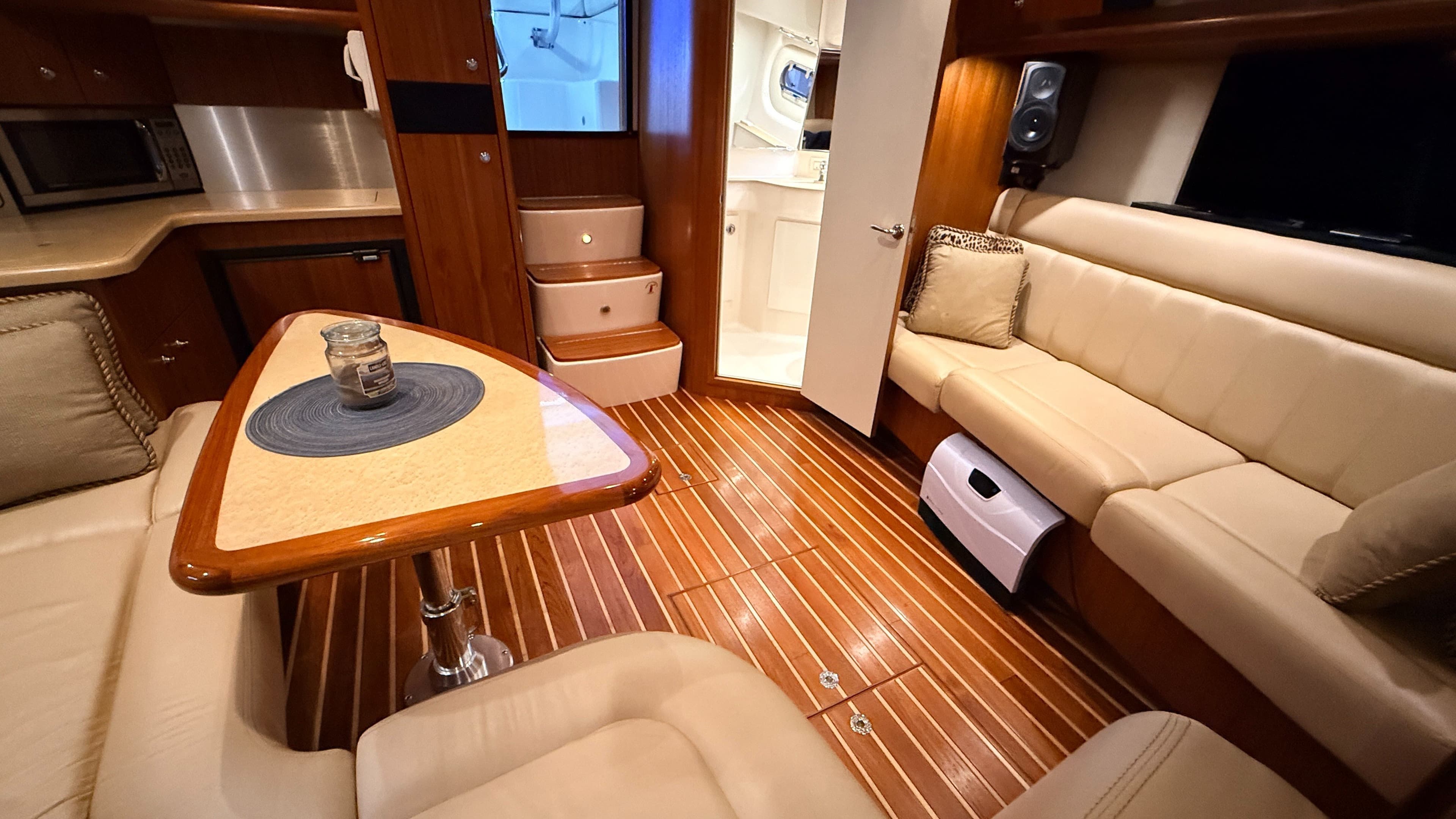 2004 Tiara Yachts 3600 Sovran