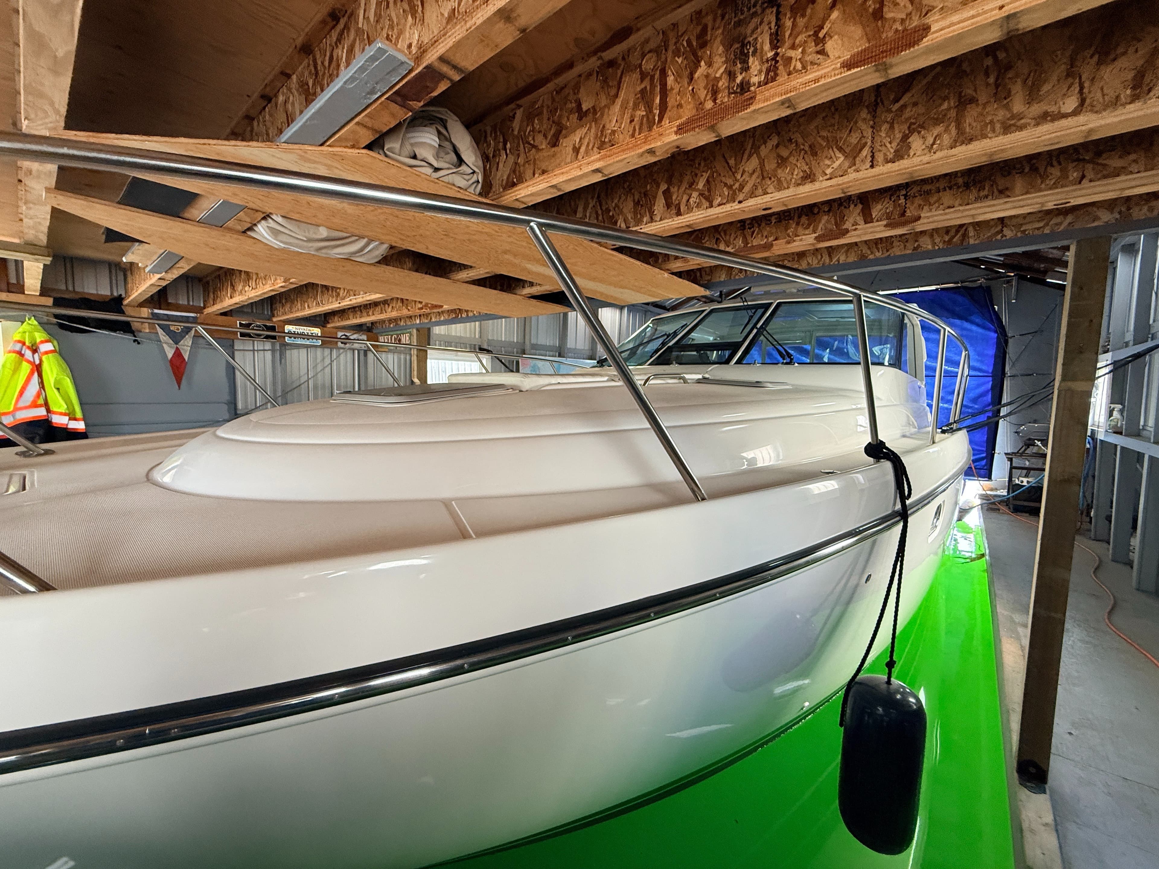 2004 Tiara Yachts 3600 Sovran