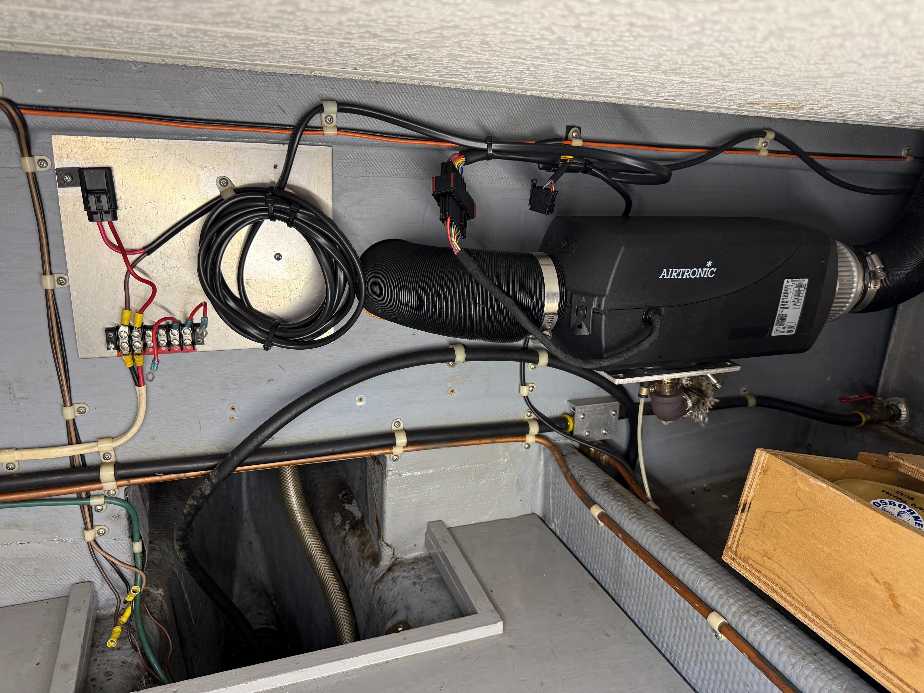 1994 Camano 31 Troll