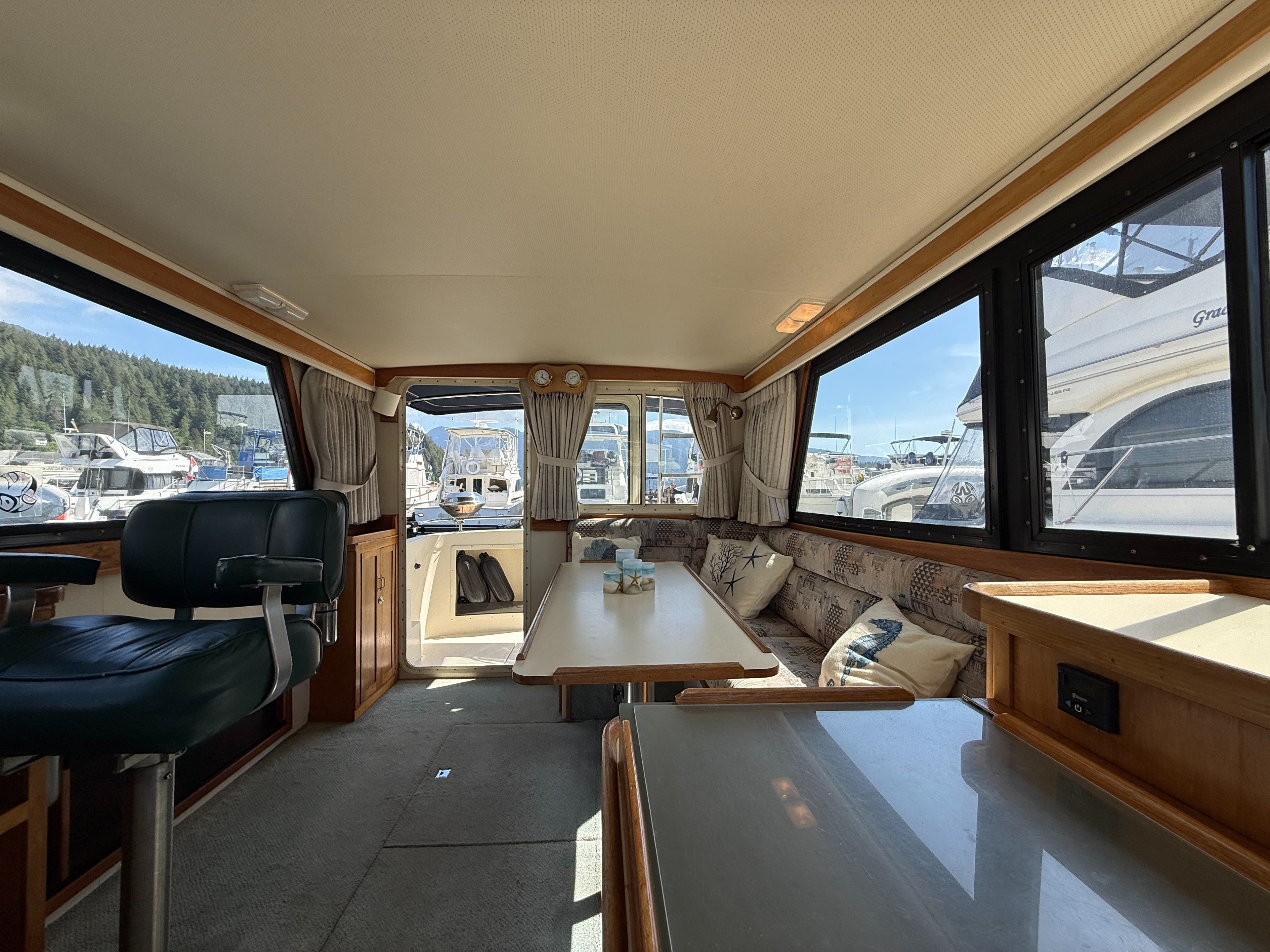 1994 Camano 31 Troll