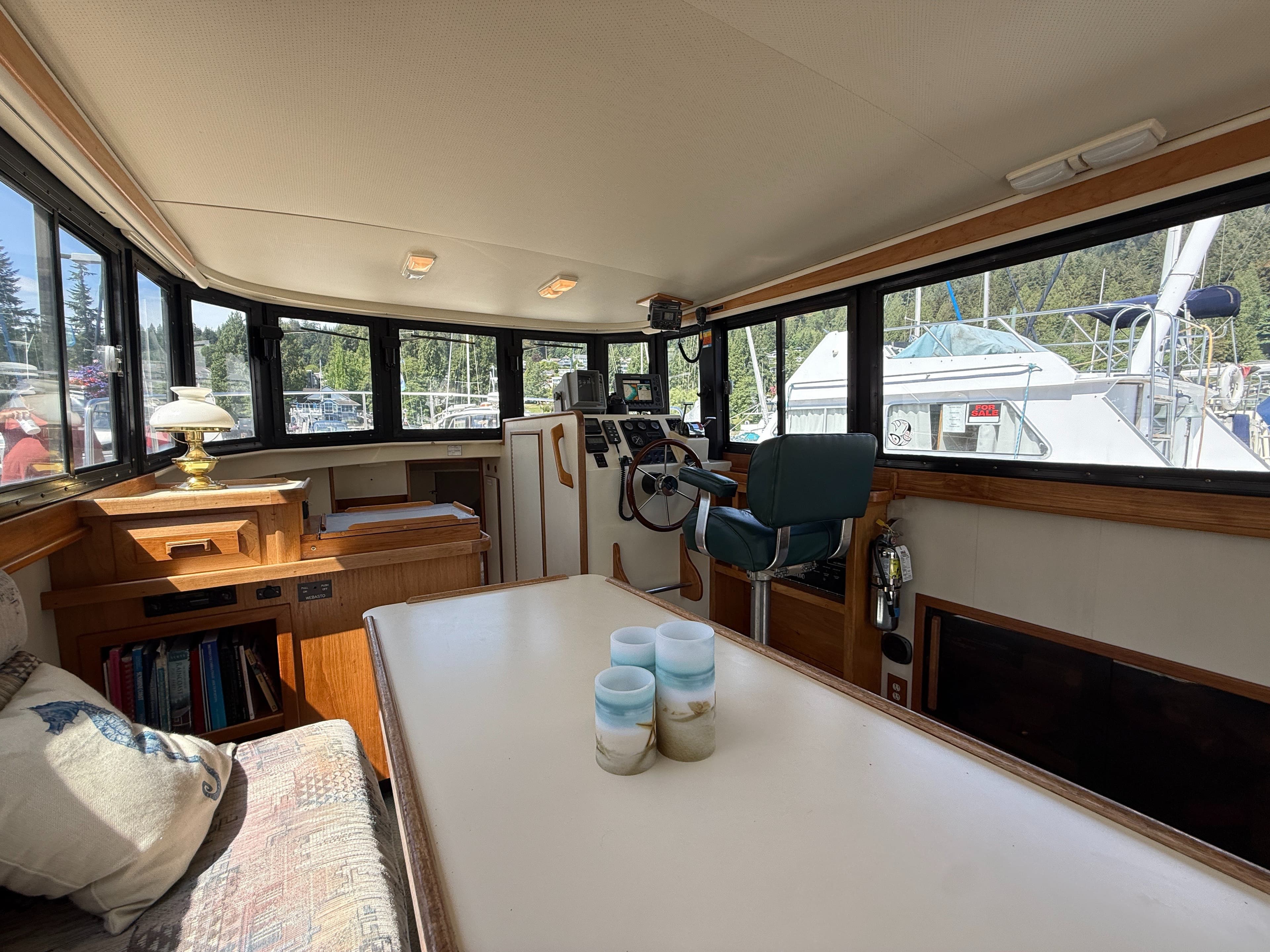 1994 Camano 31 Troll
