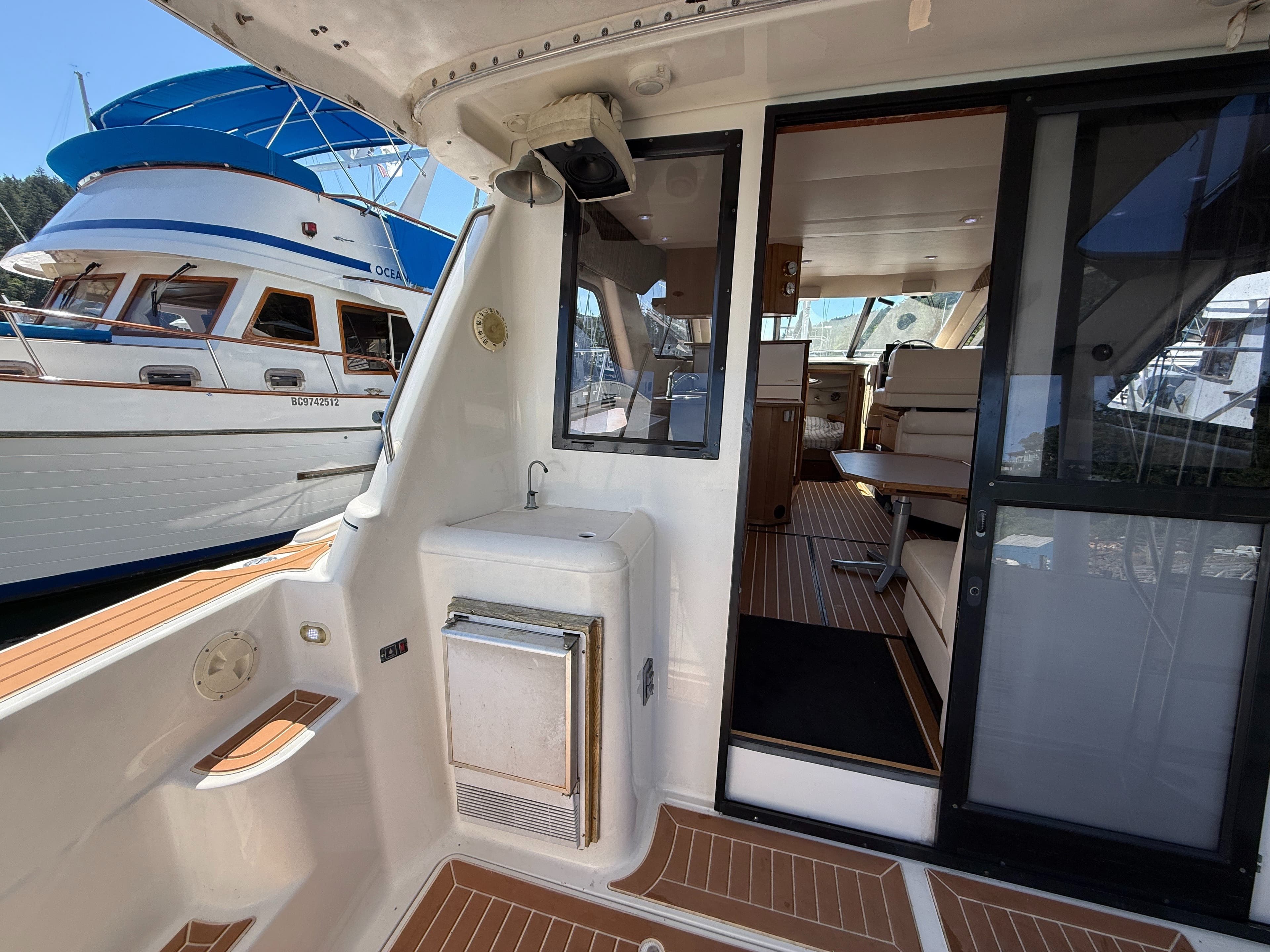 1998 Bayliner 3788