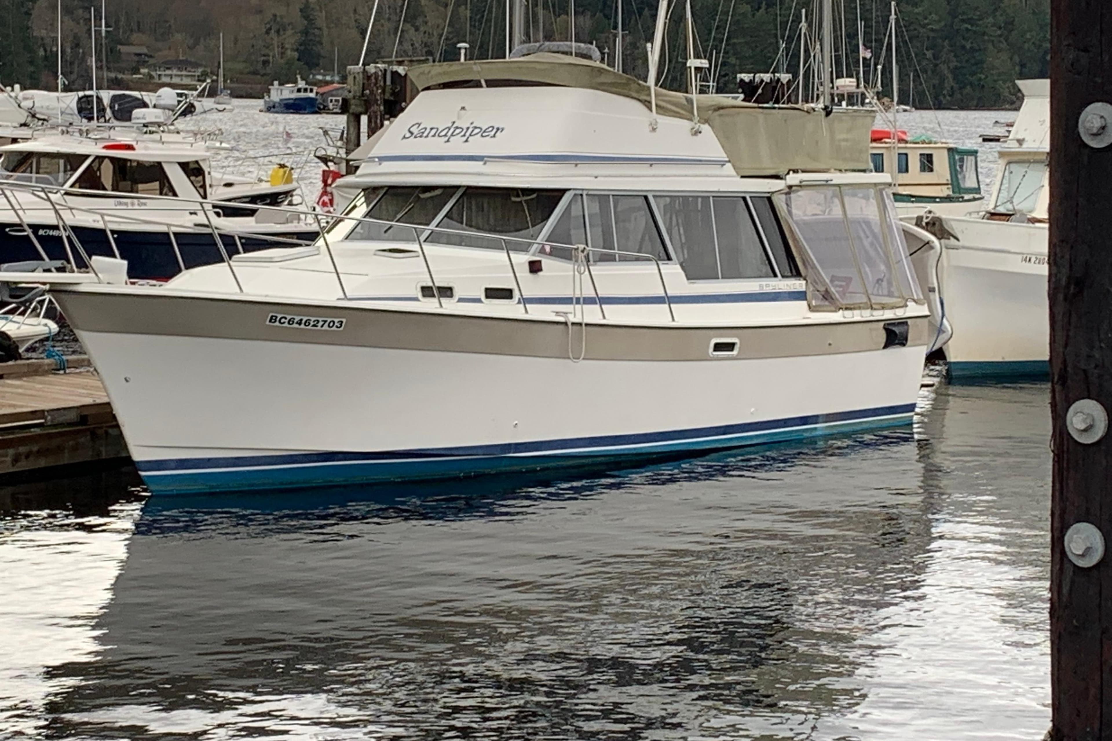 1984 Bayliner 3270 Explorer