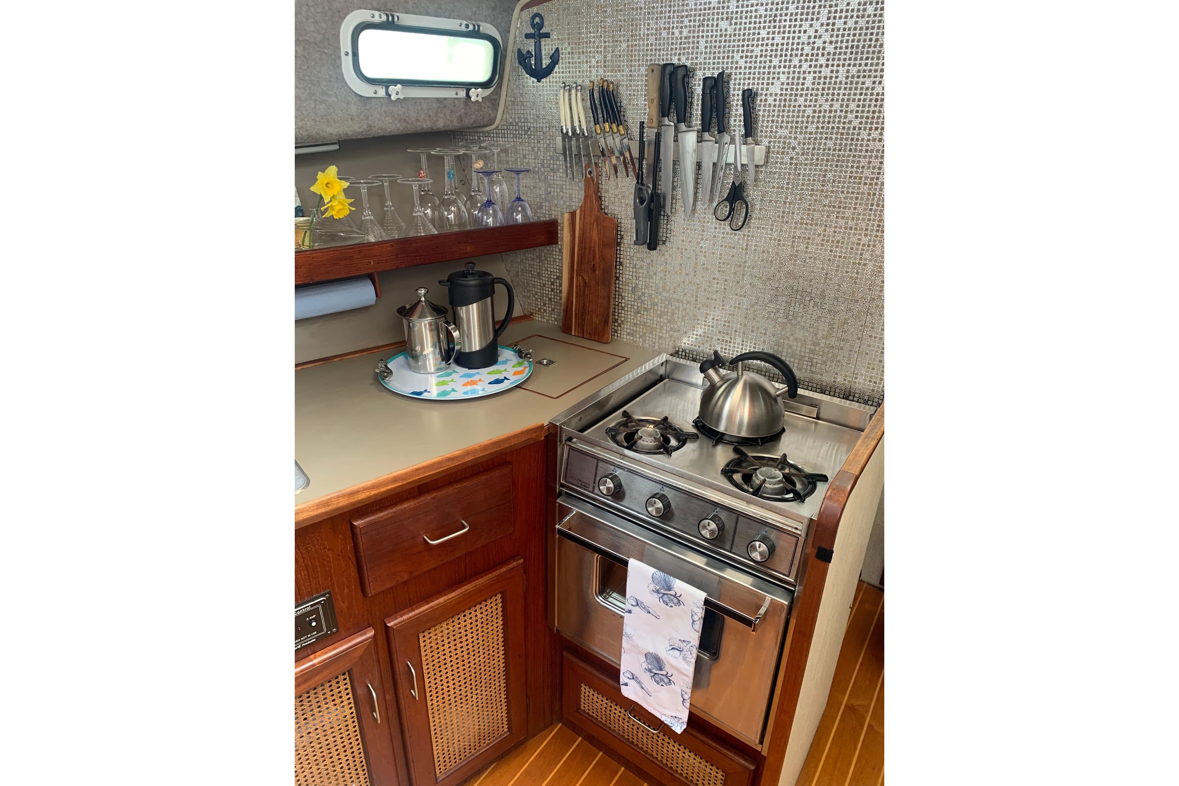 1984 Bayliner 3270 Explorer