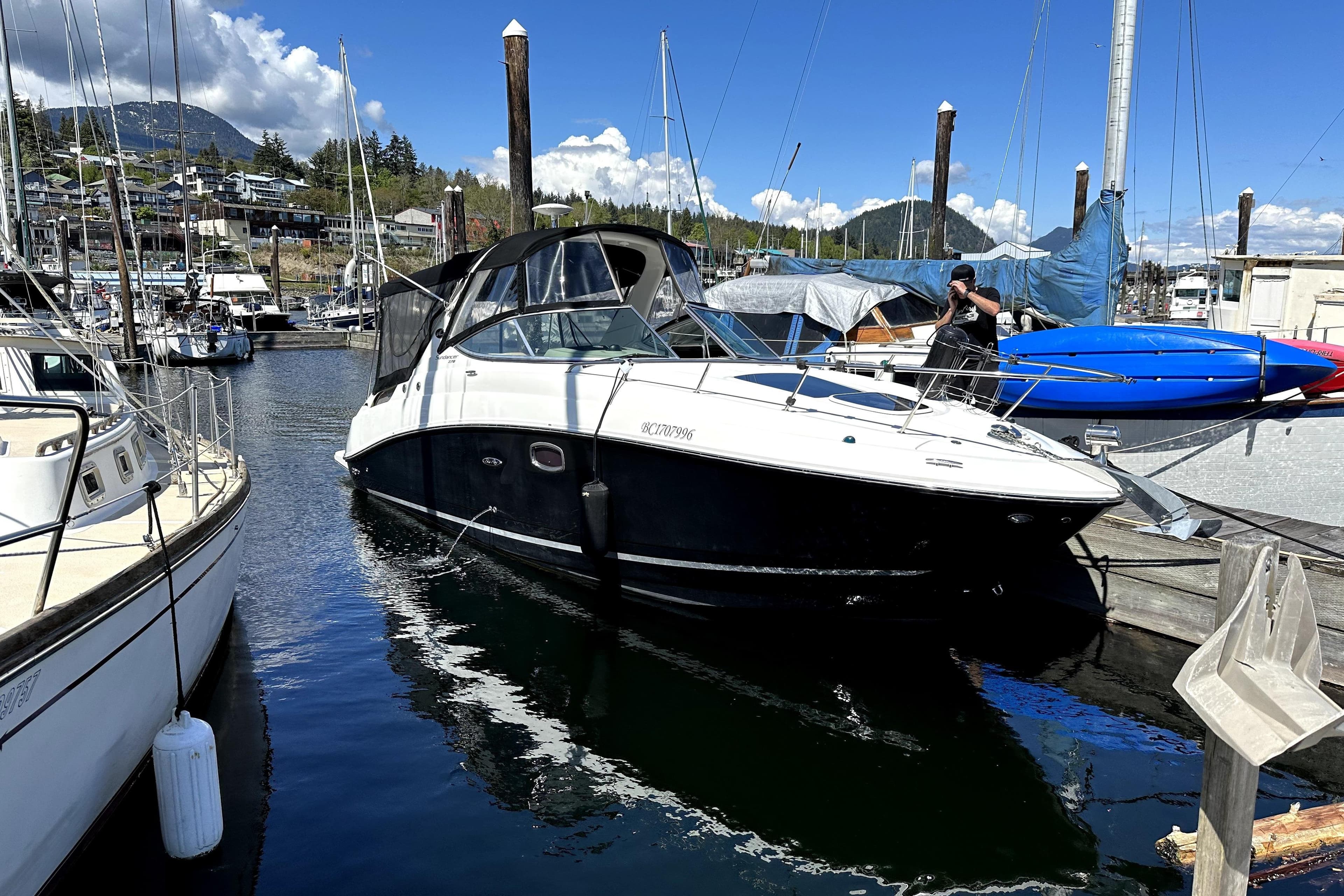 2009 Sea Ray 270 Sundancer