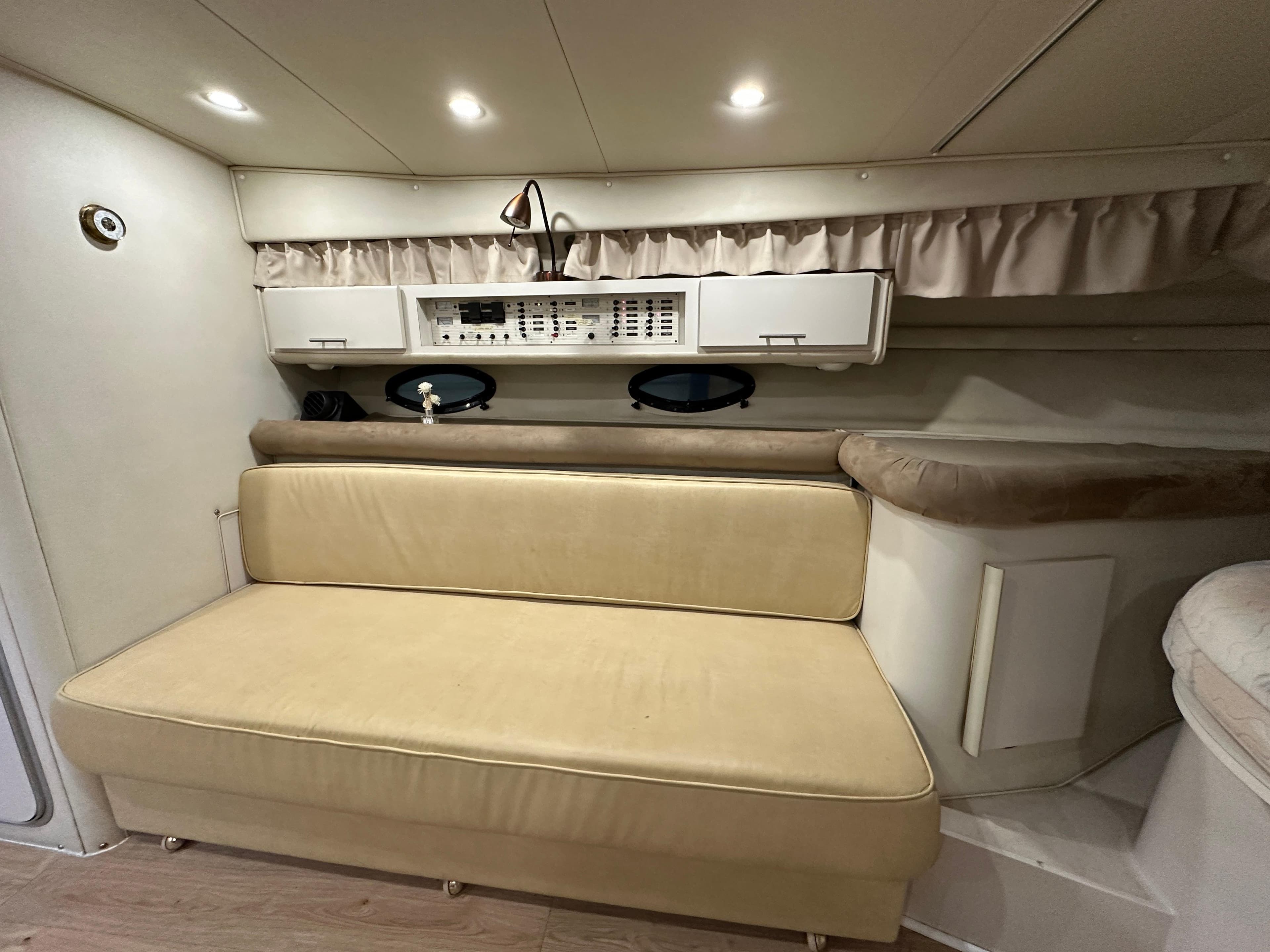 1990 Wellcraft 34 St. Tropez