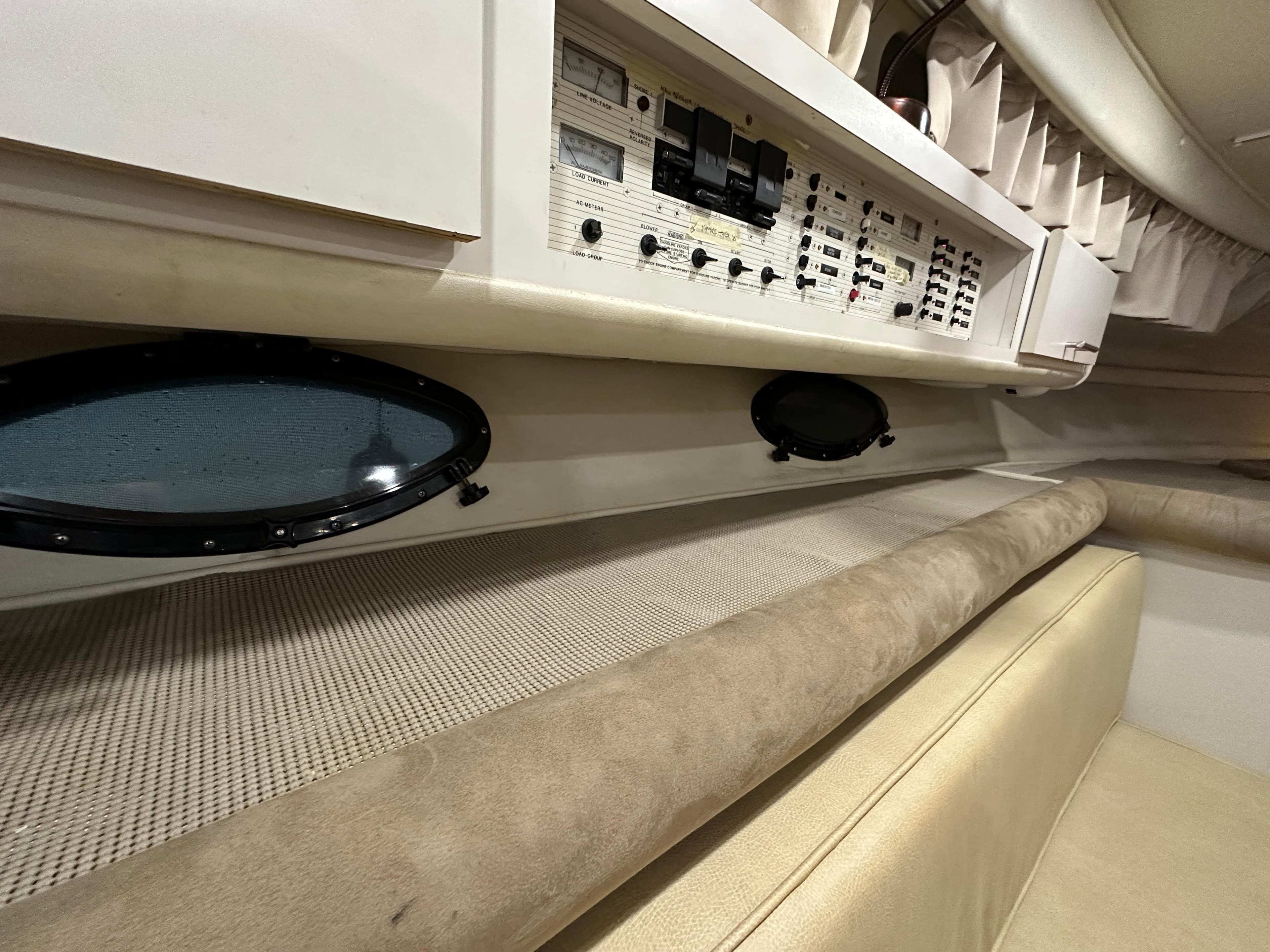 1990 Wellcraft 34 St. Tropez