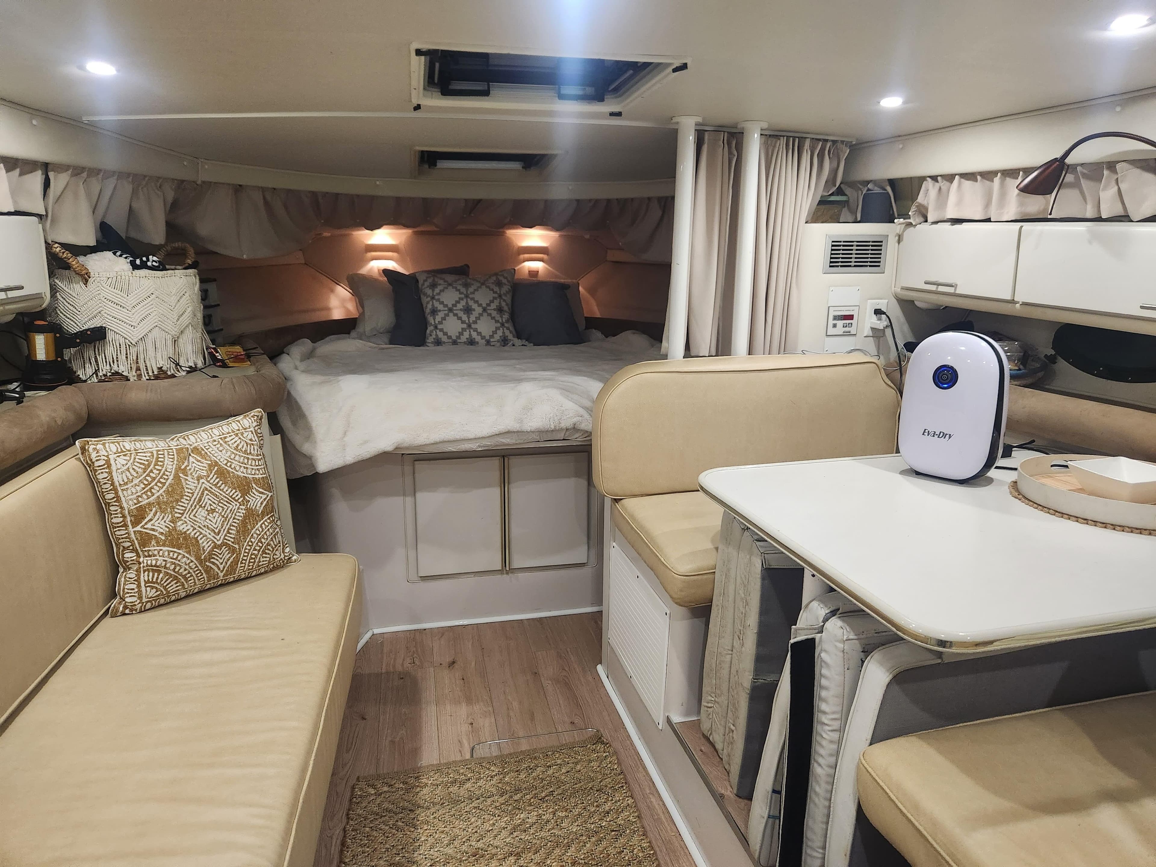 1990 Wellcraft 34 St. Tropez