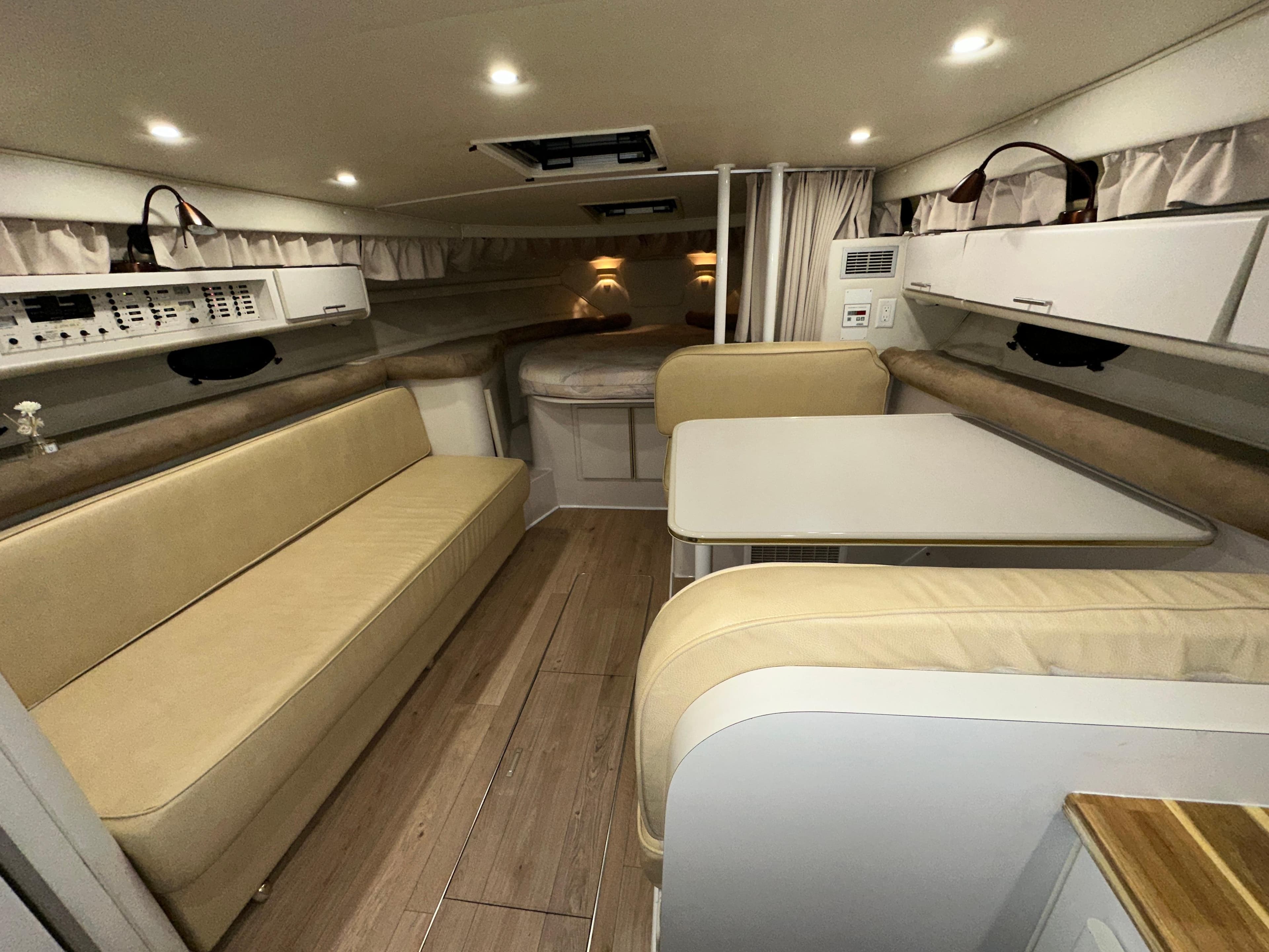 1990 Wellcraft 34 St. Tropez