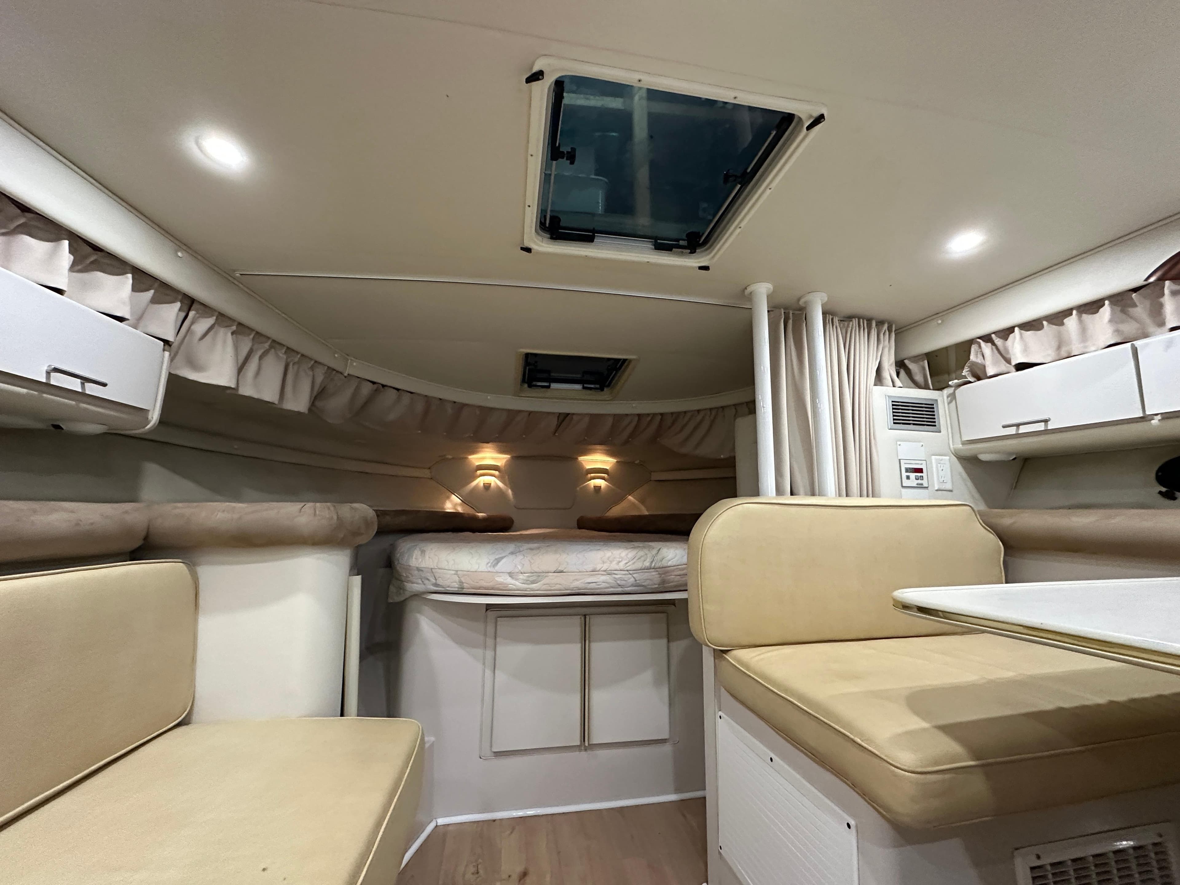 1990 Wellcraft 34 St. Tropez
