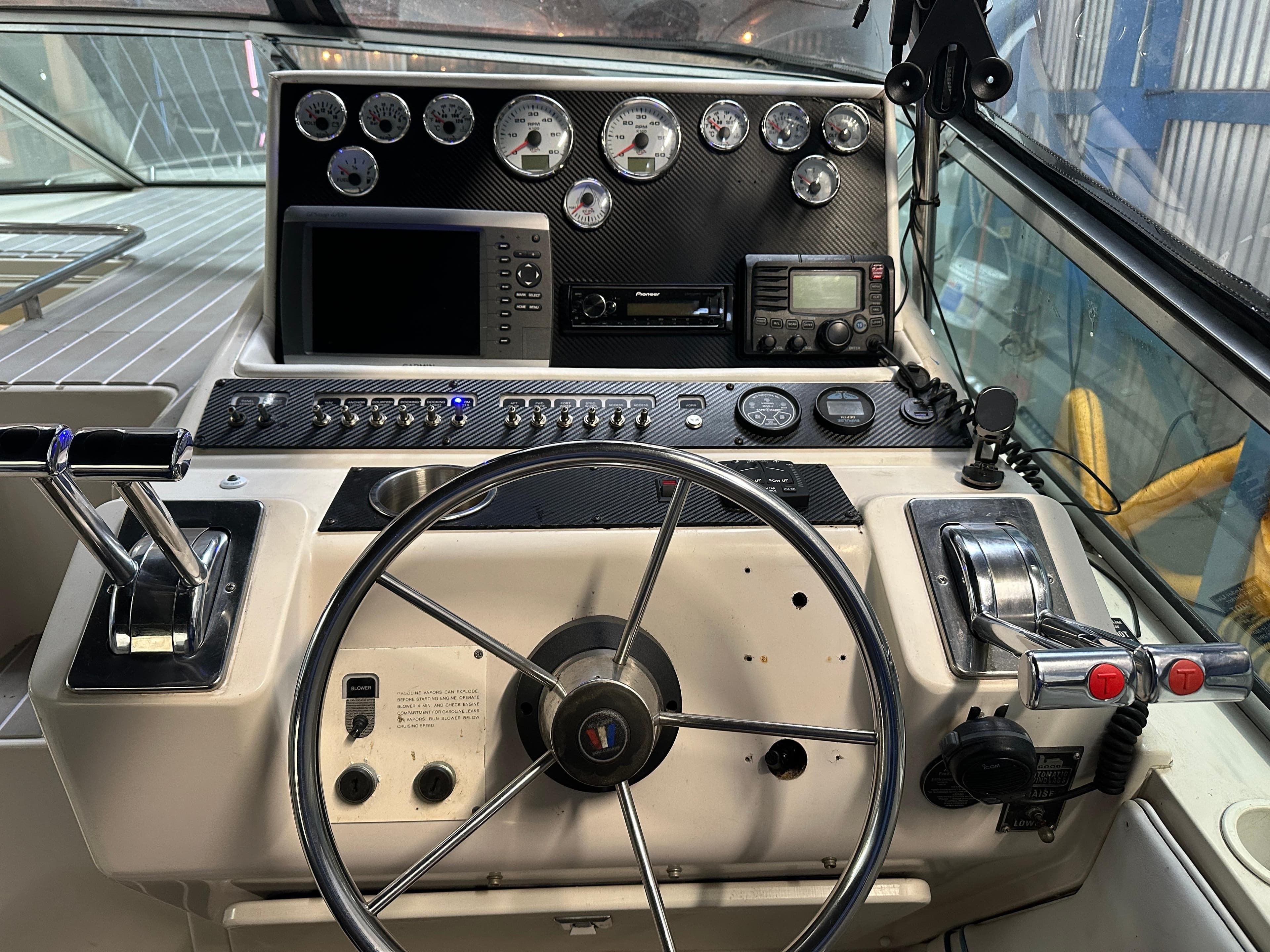 1990 Wellcraft 34 St. Tropez