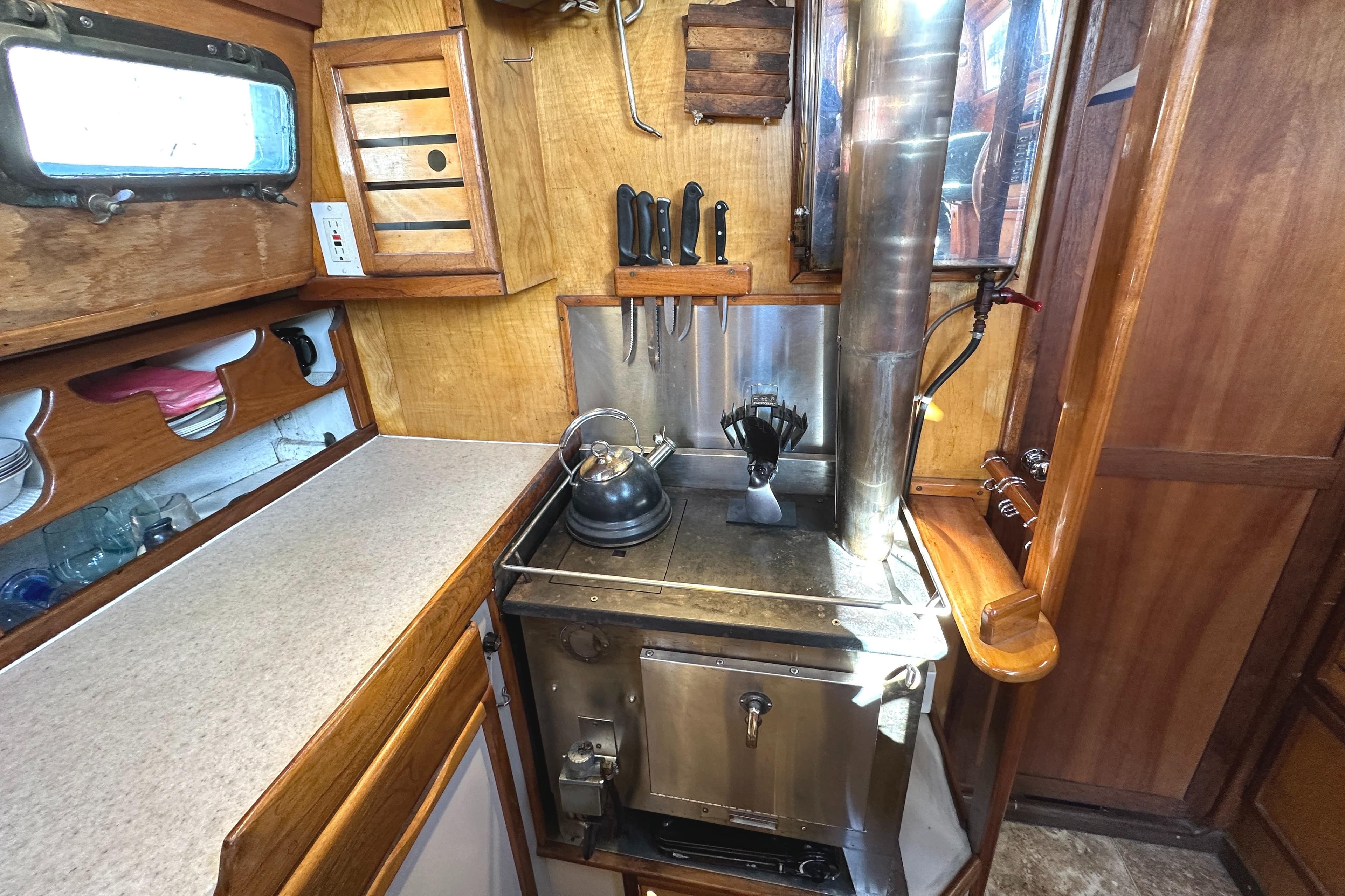 1979 Truant 33 Offshore Pilothouse Sailboat