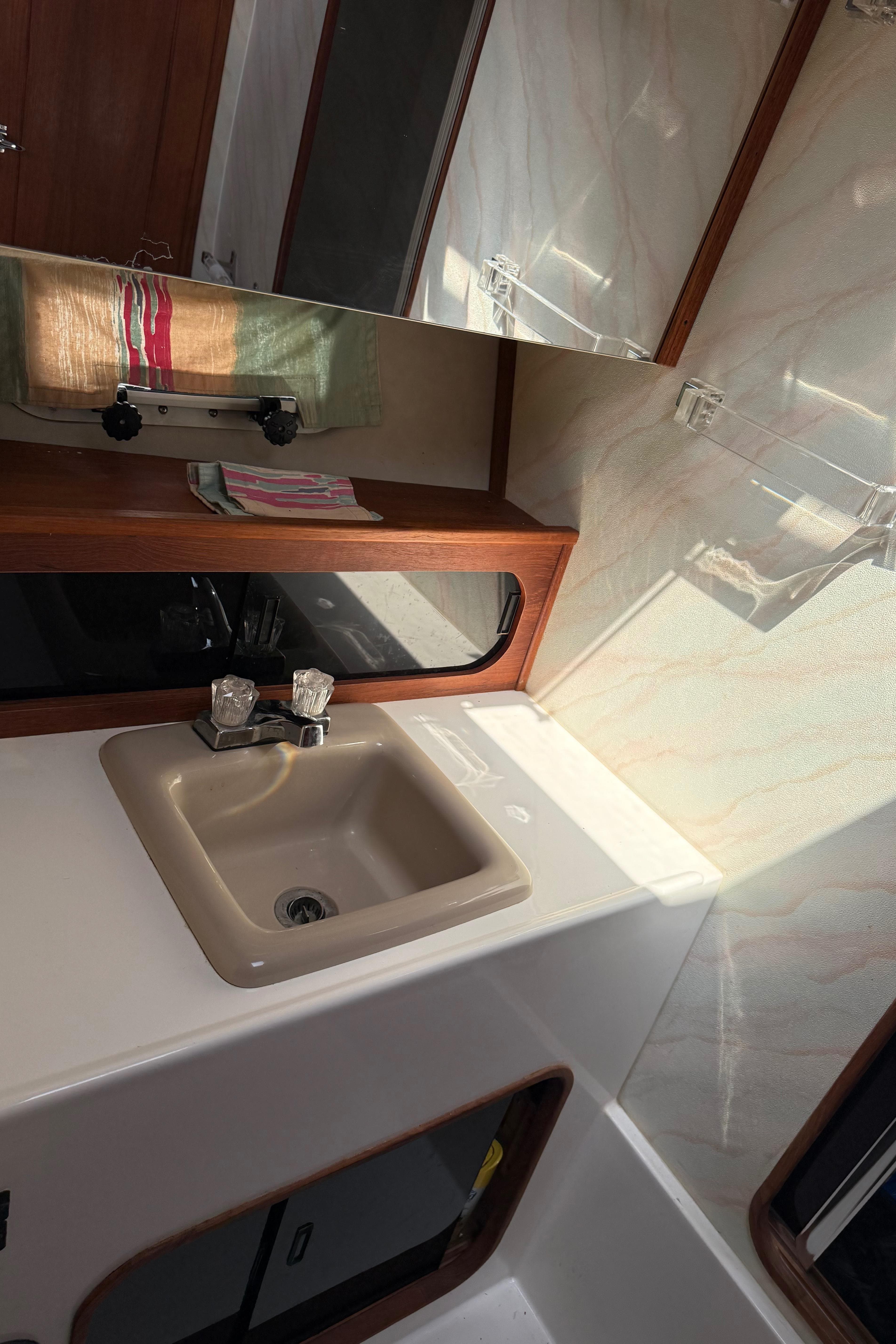 1989 Bayliner 3888 Motoryacht