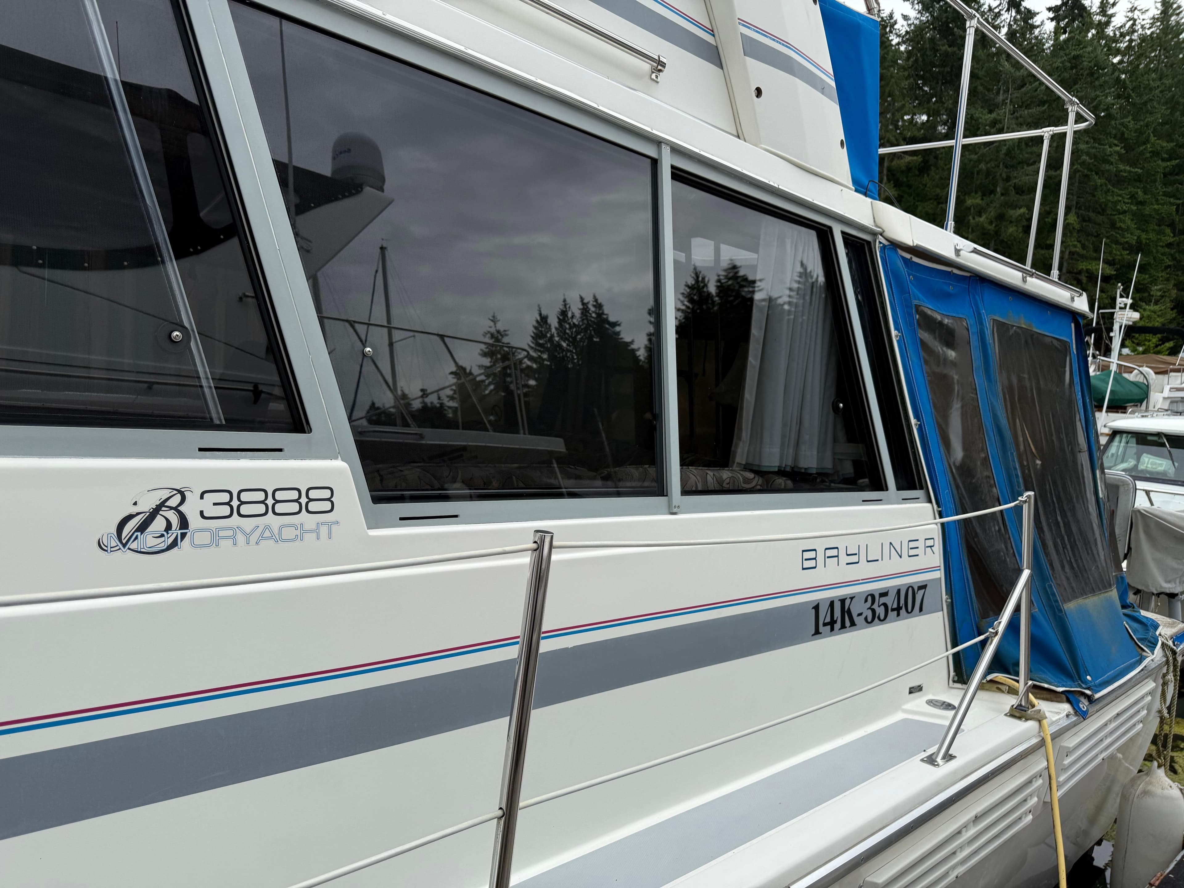 1989 Bayliner 3888 Motoryacht