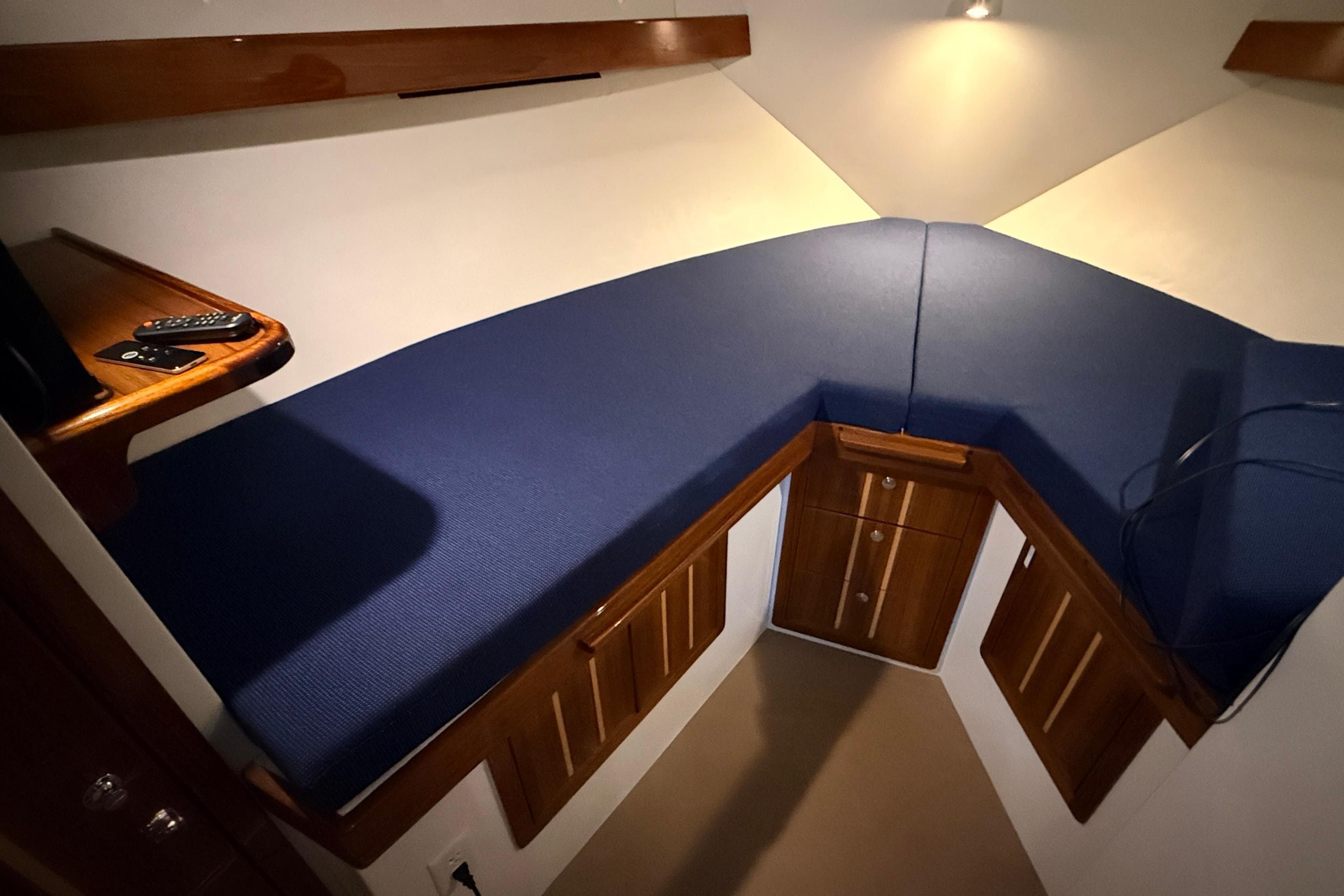 2013 Ocean Sport 33