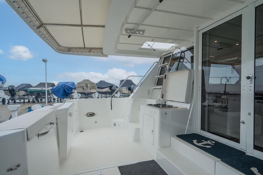 1993 West Bay 52