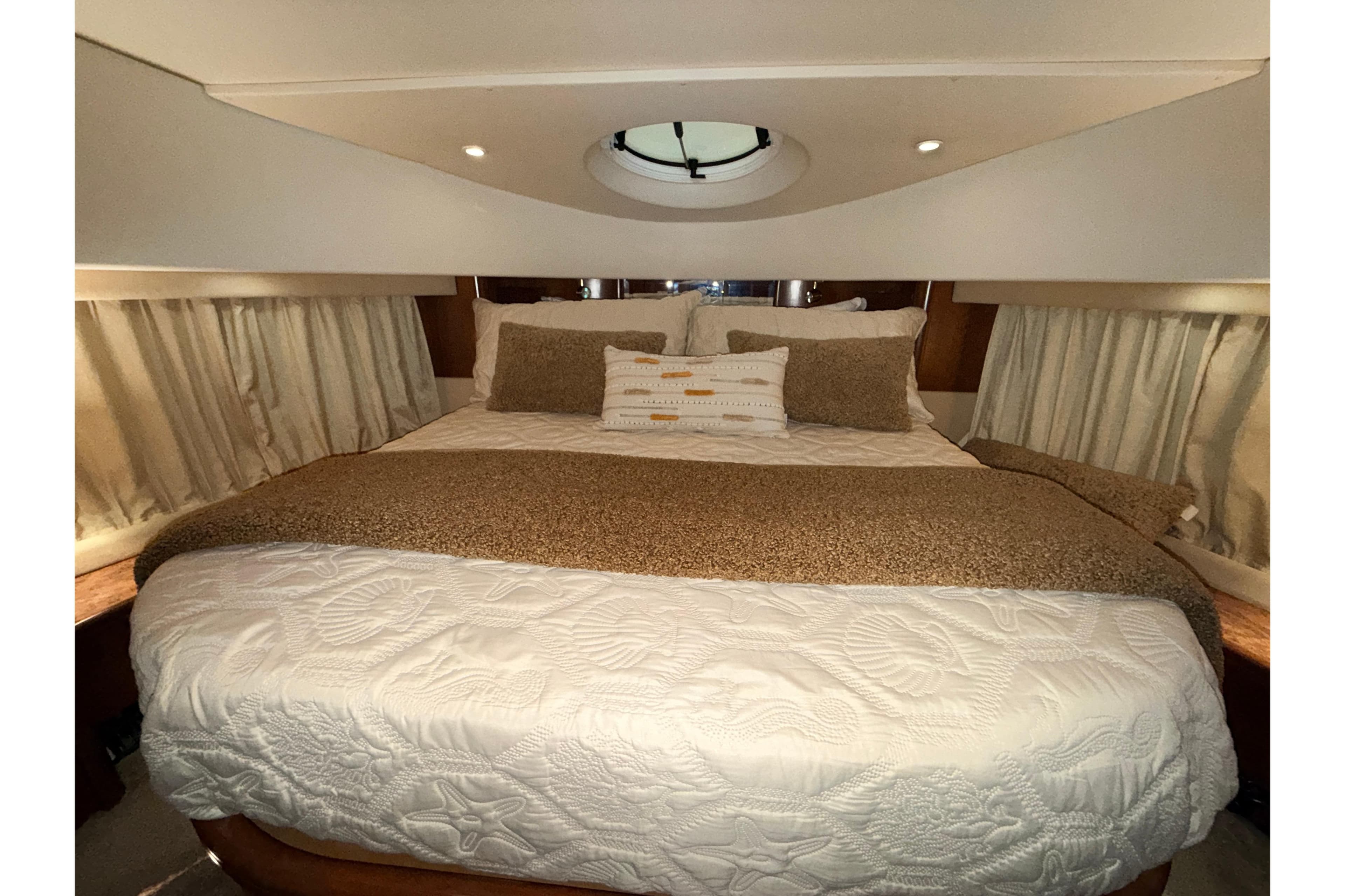 2006 Silverton 38 Sport Bridge