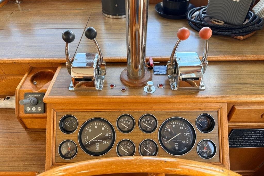1983 Grand Banks 42 Classic