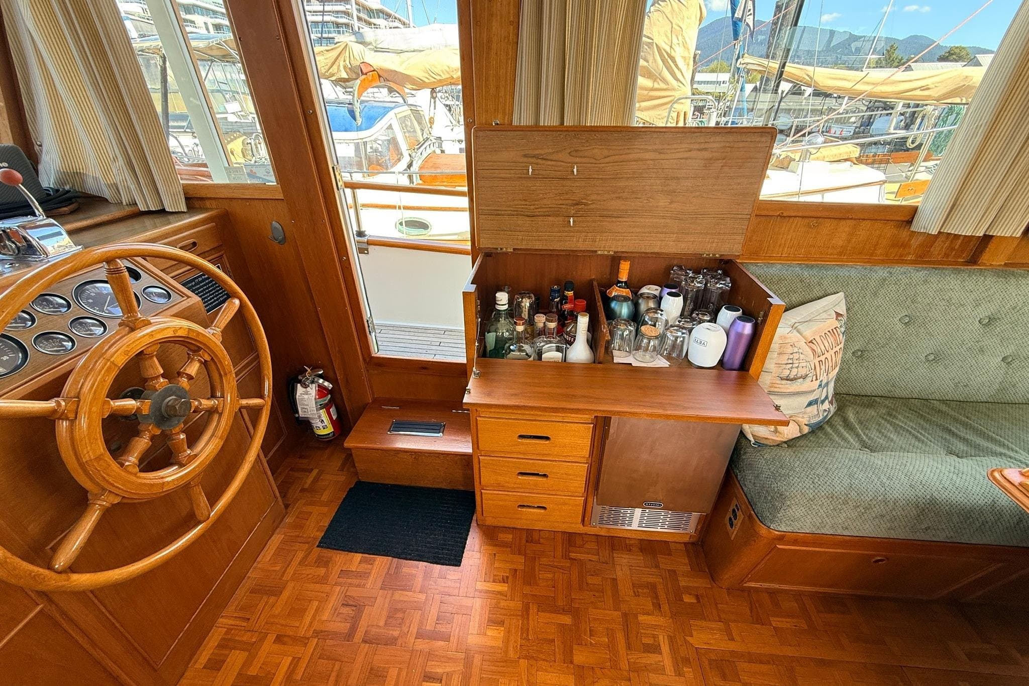 1983 Grand Banks 42 Classic