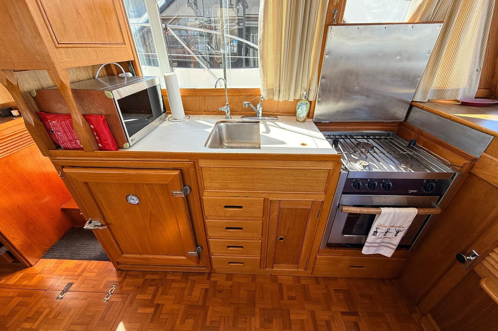 1983 Grand Banks 42 Classic