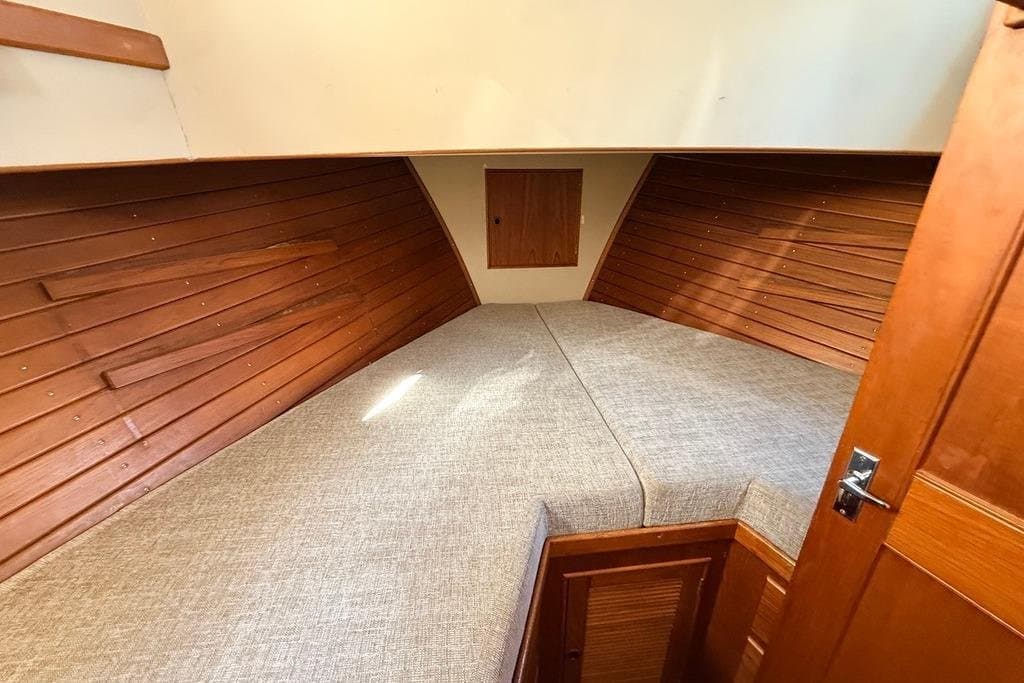 1983 Grand Banks 42 Classic