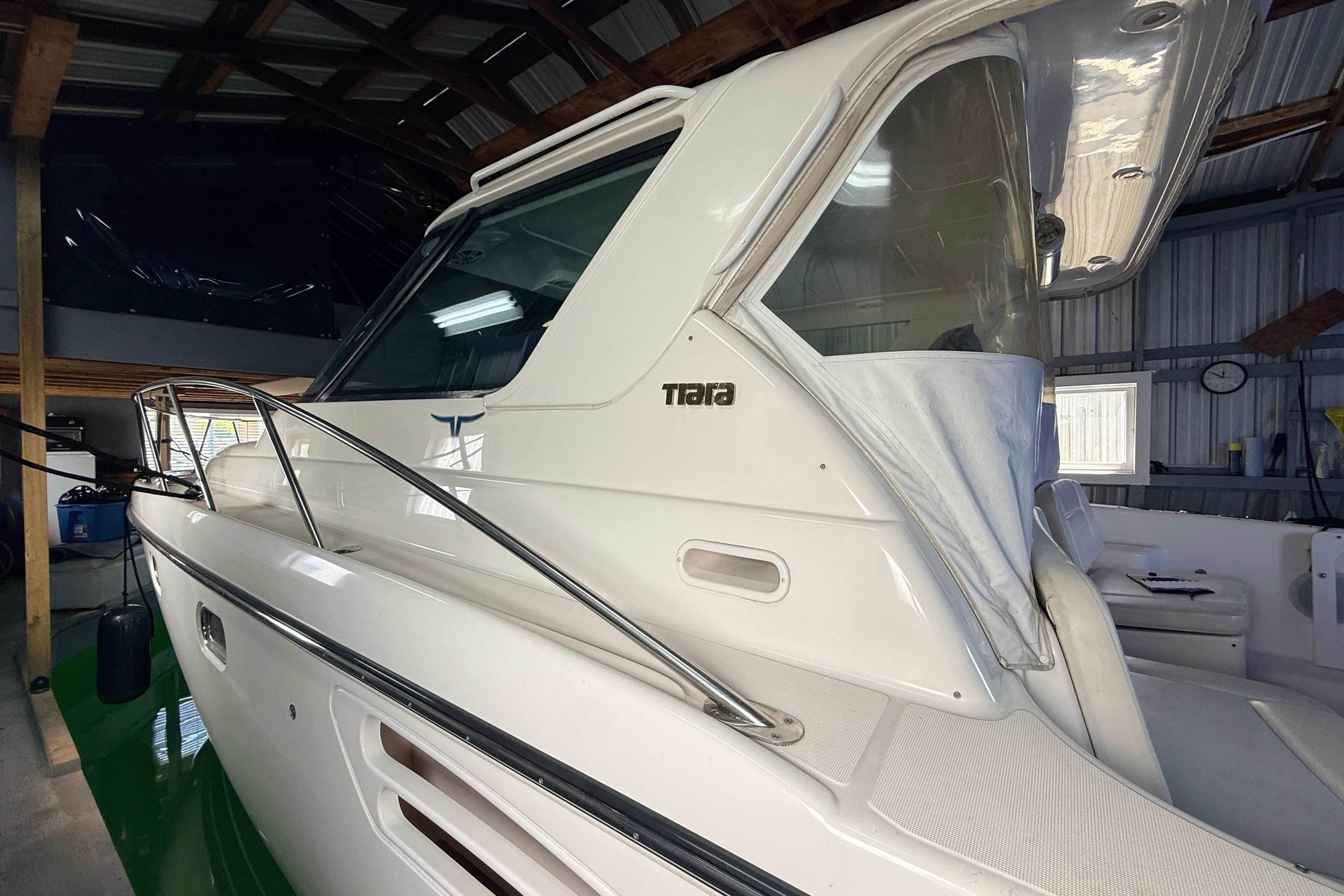 2004 Tiara Yachts 3600 Sovran