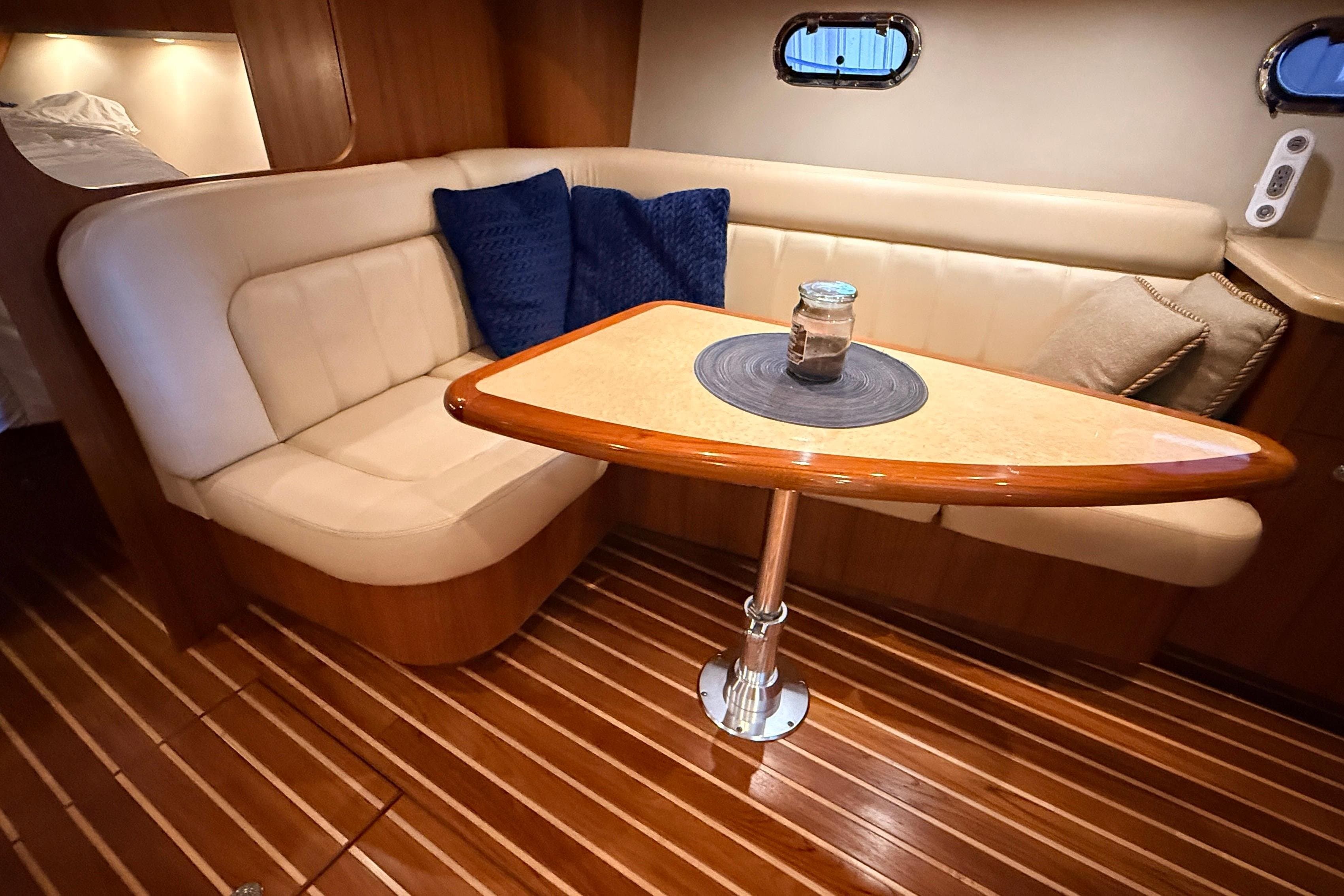 2004 Tiara Yachts 3600 Sovran