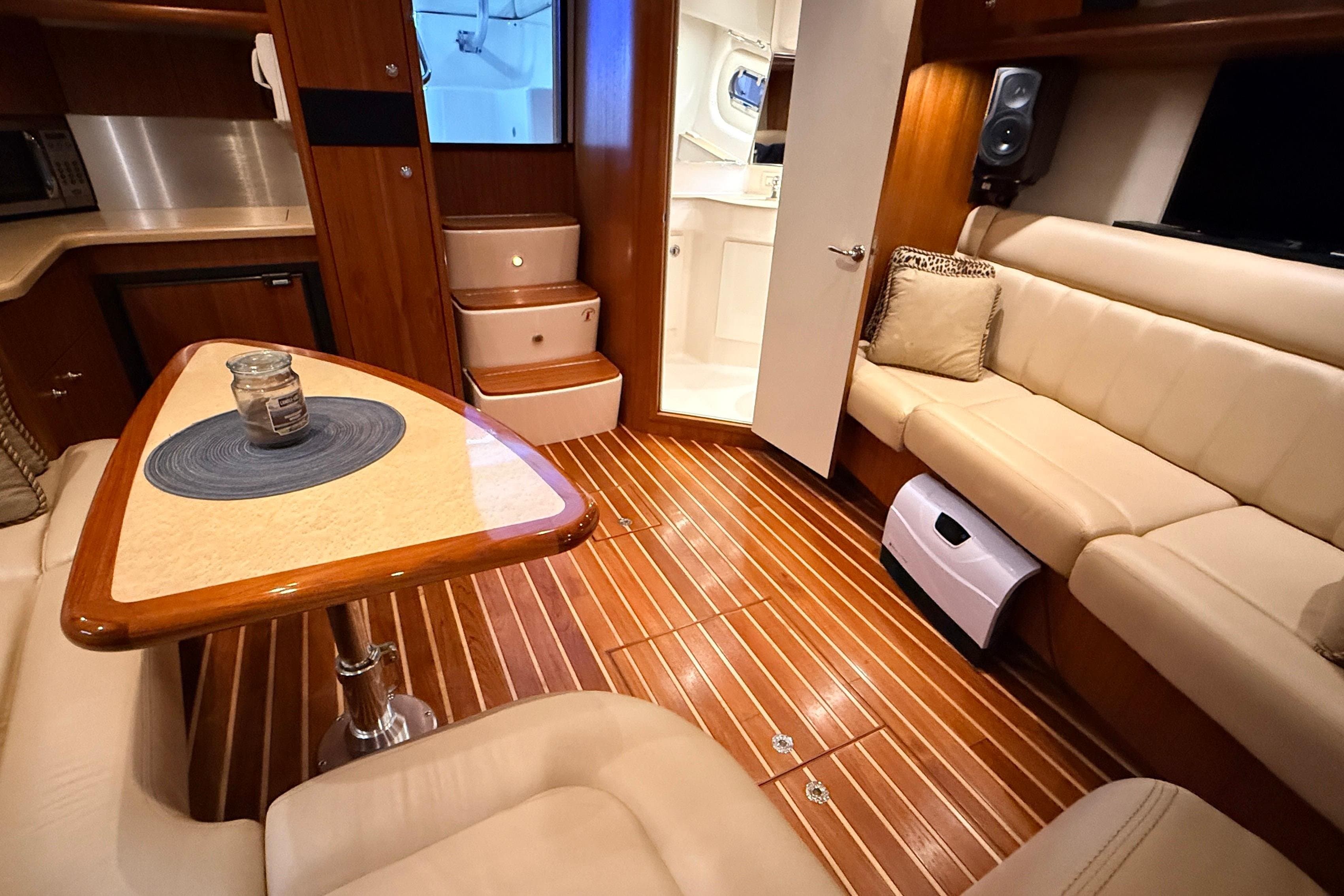 2004 Tiara Yachts 3600 Sovran