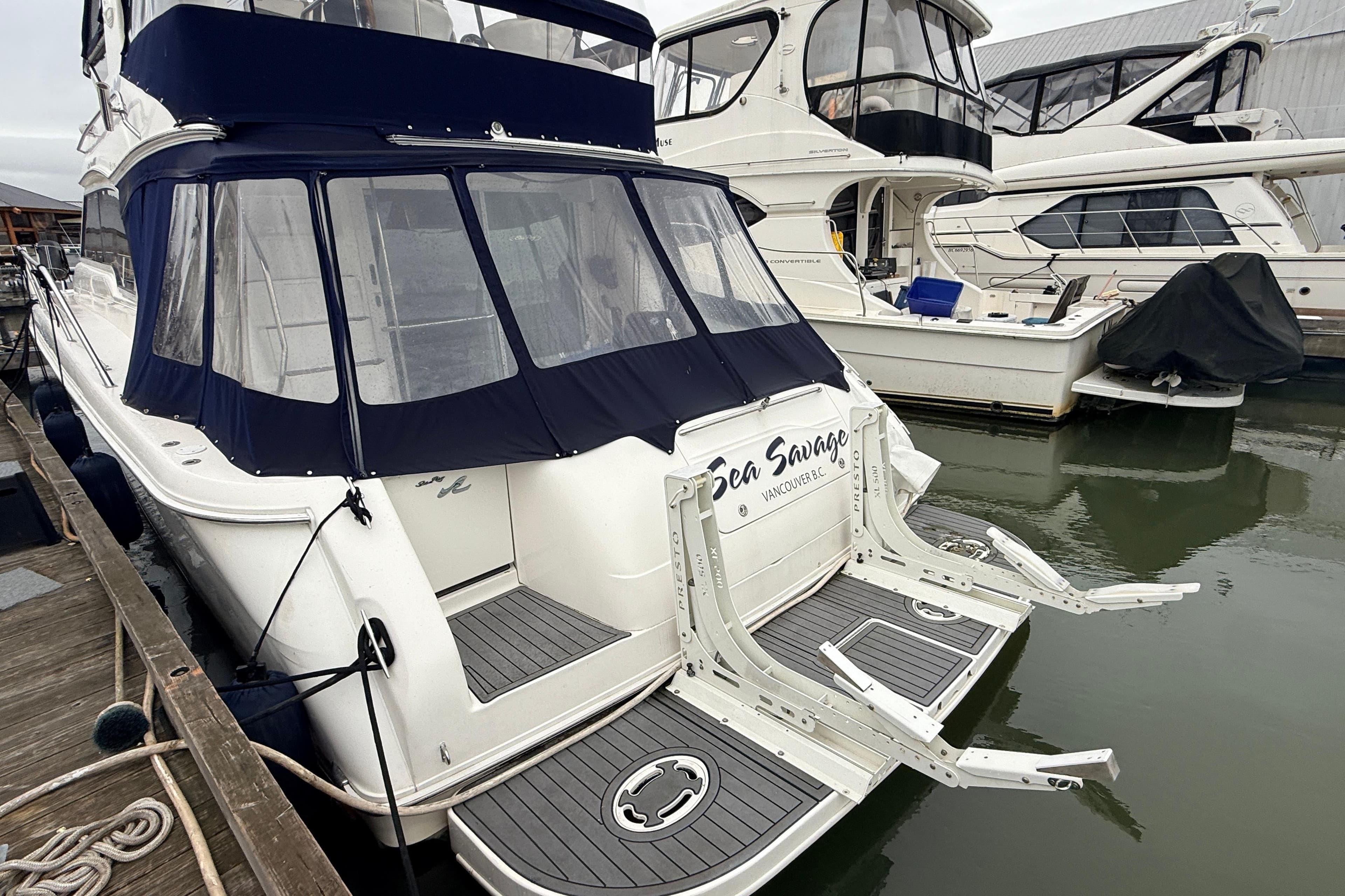 2000 Sea Ray 480 Sedan Bridge
