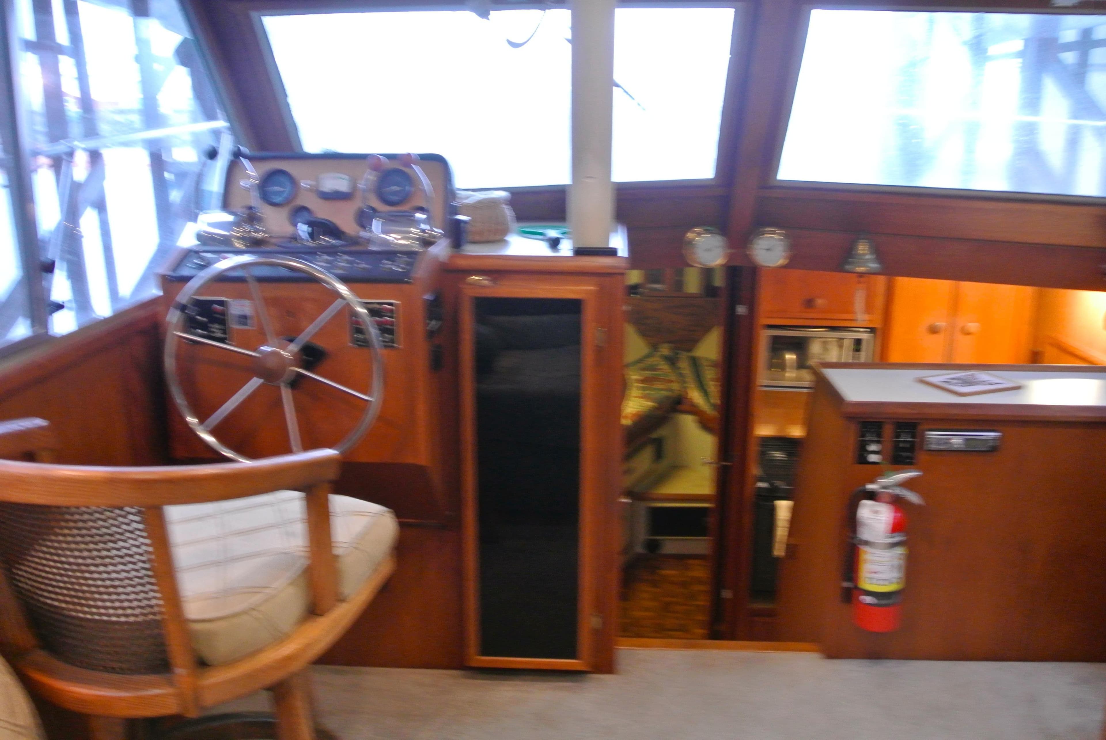 1982 Uniflite Double Cabin