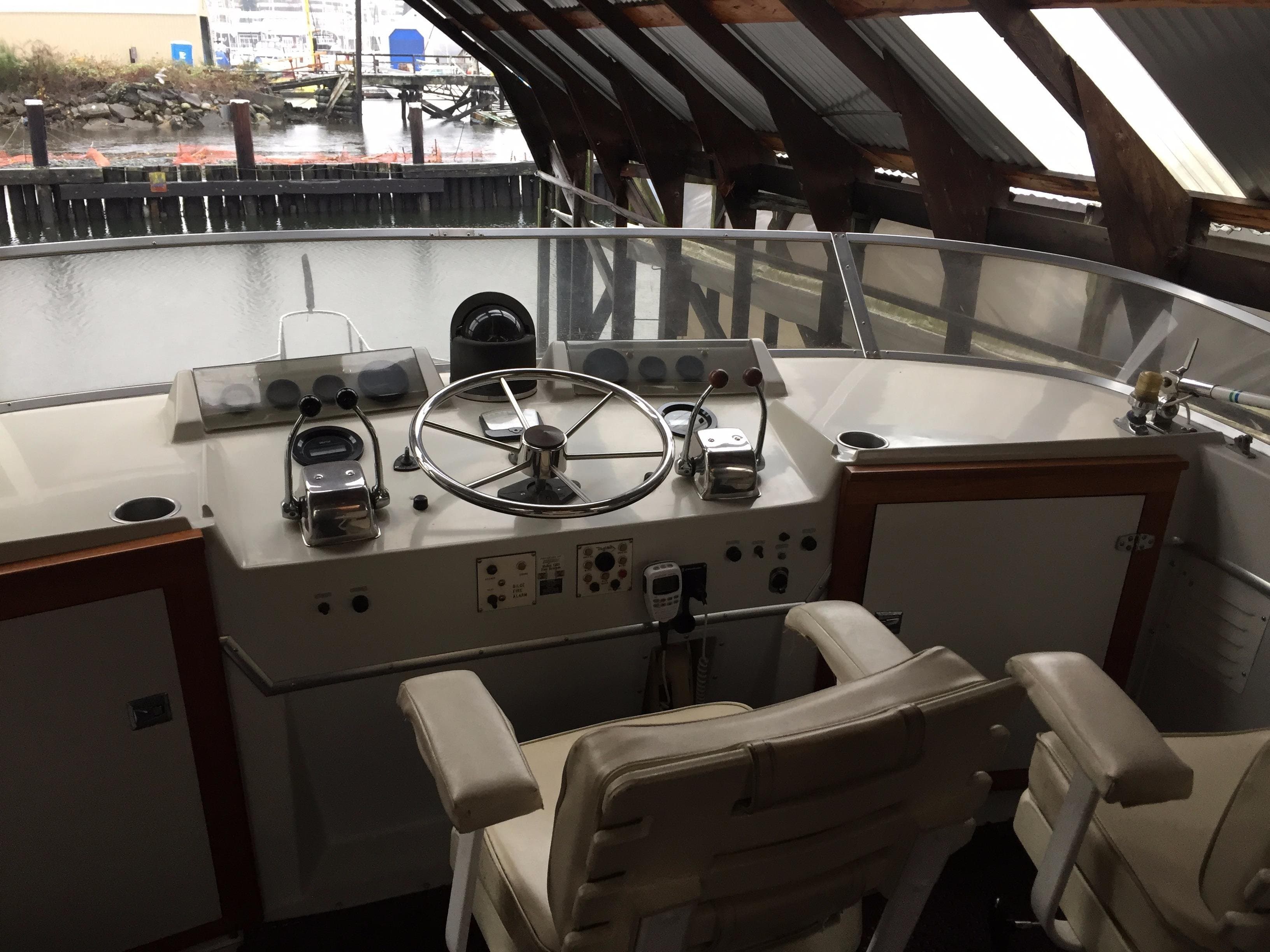 1982 Uniflite Double Cabin