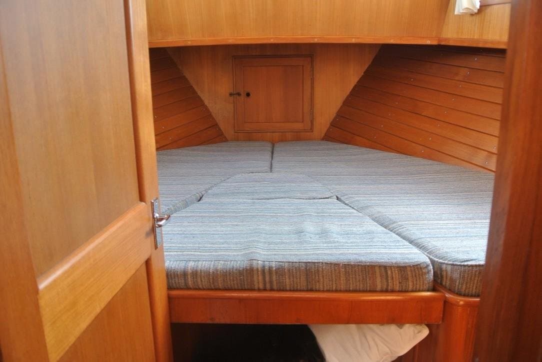 1986 Island Gypsy 44 aft cabin