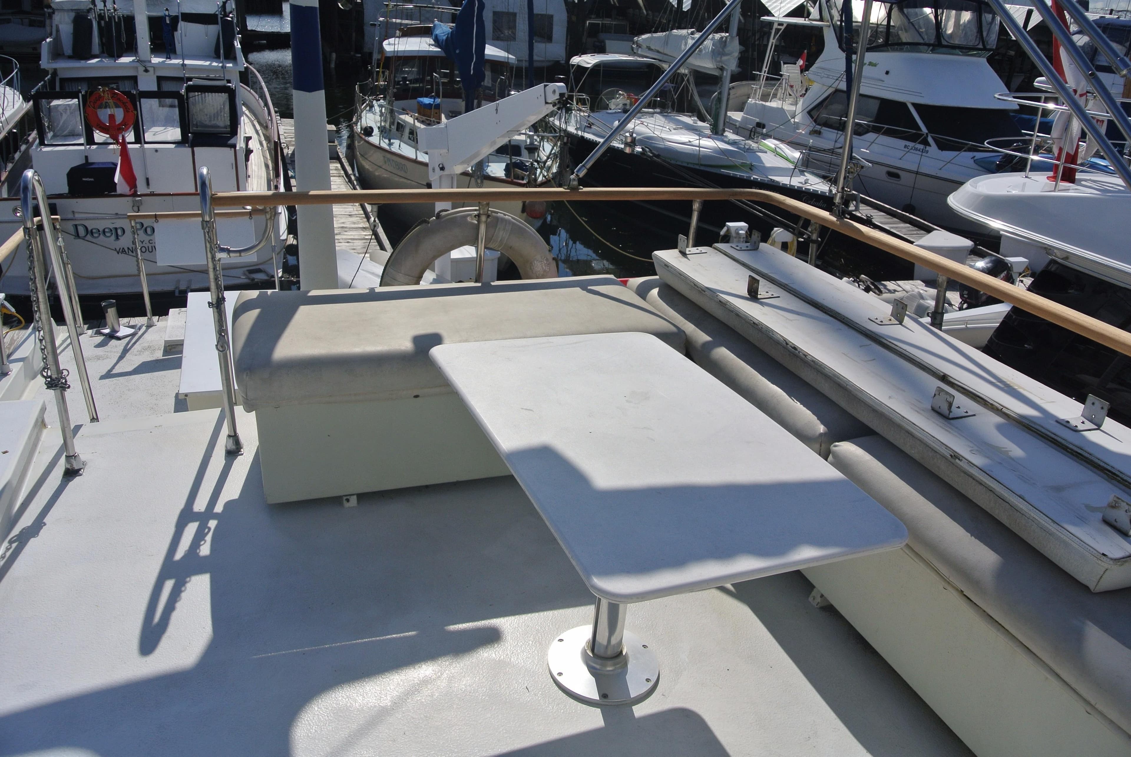 1977 Tollycraft 48 Cockpit Motor Yacht