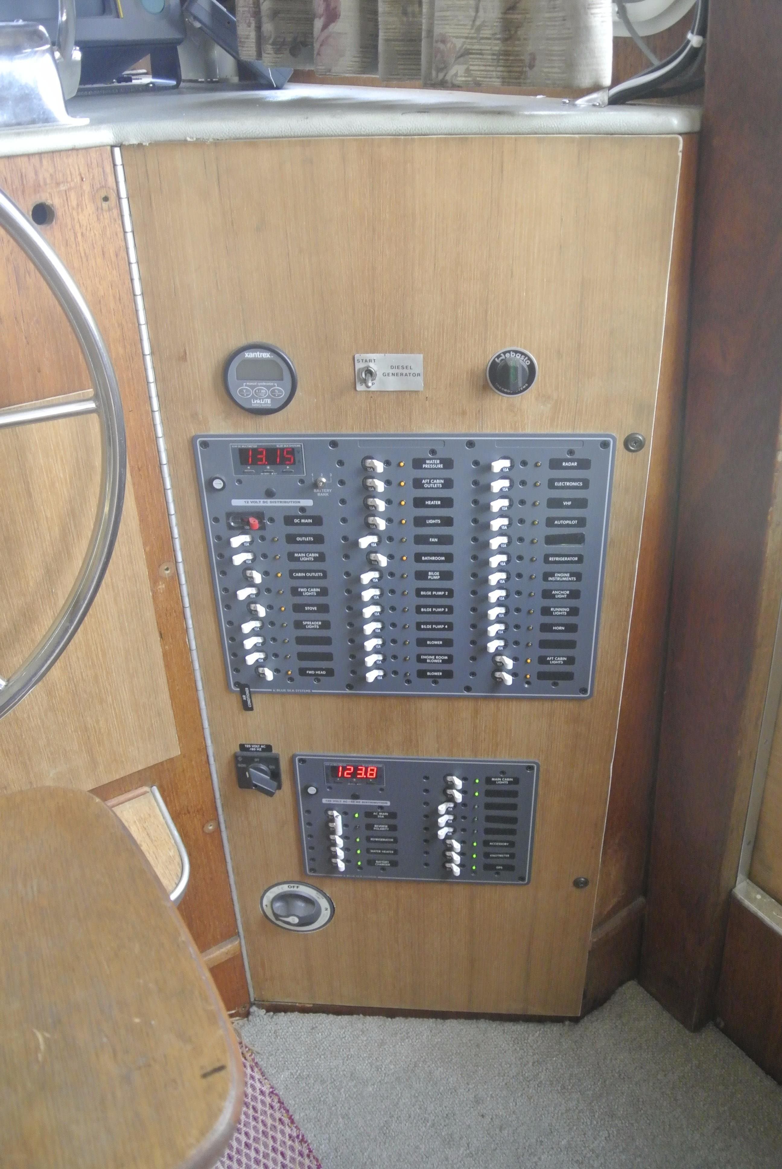 1977 Tollycraft 48 Cockpit Motor Yacht