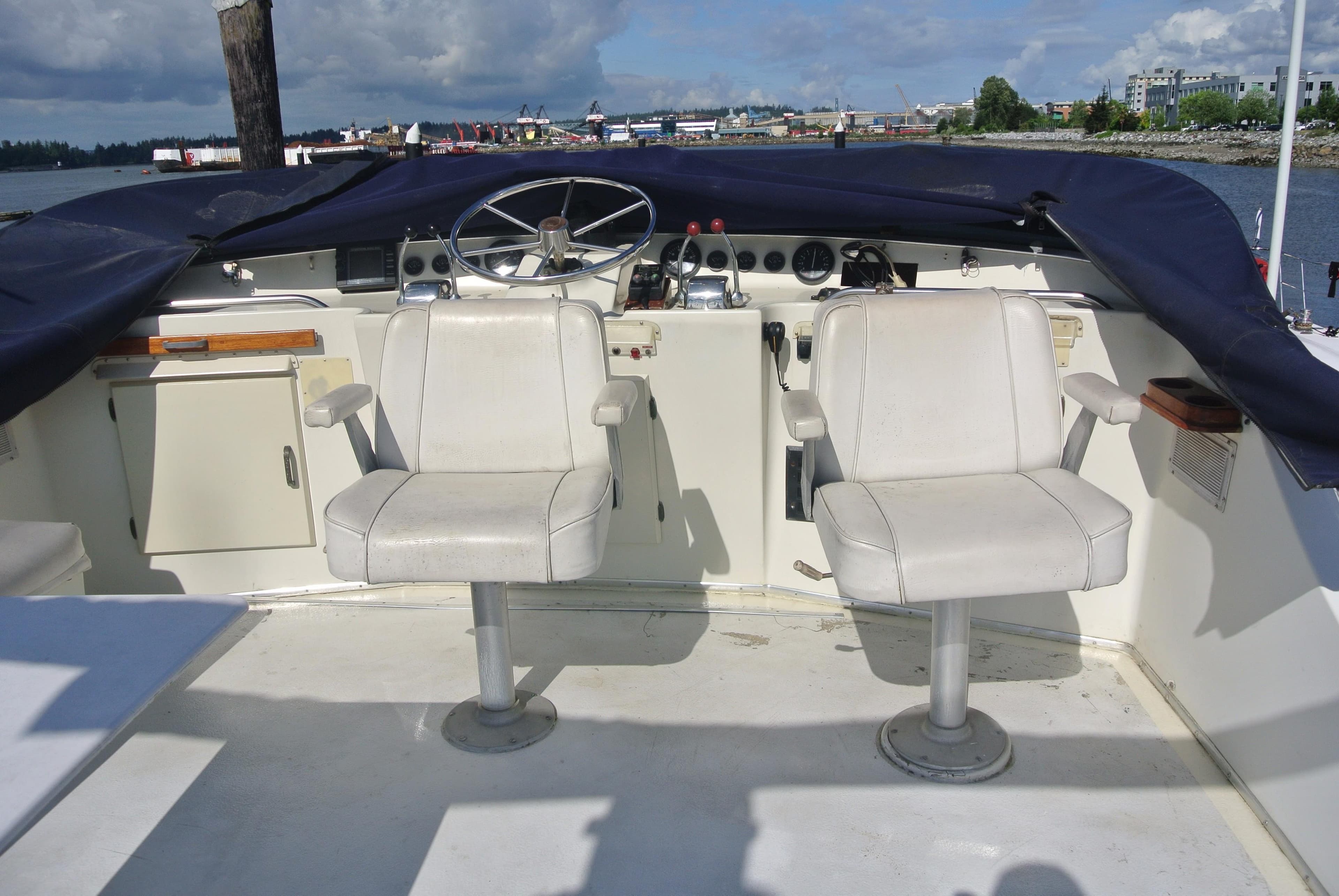 1977 Tollycraft 48 Cockpit Motor Yacht