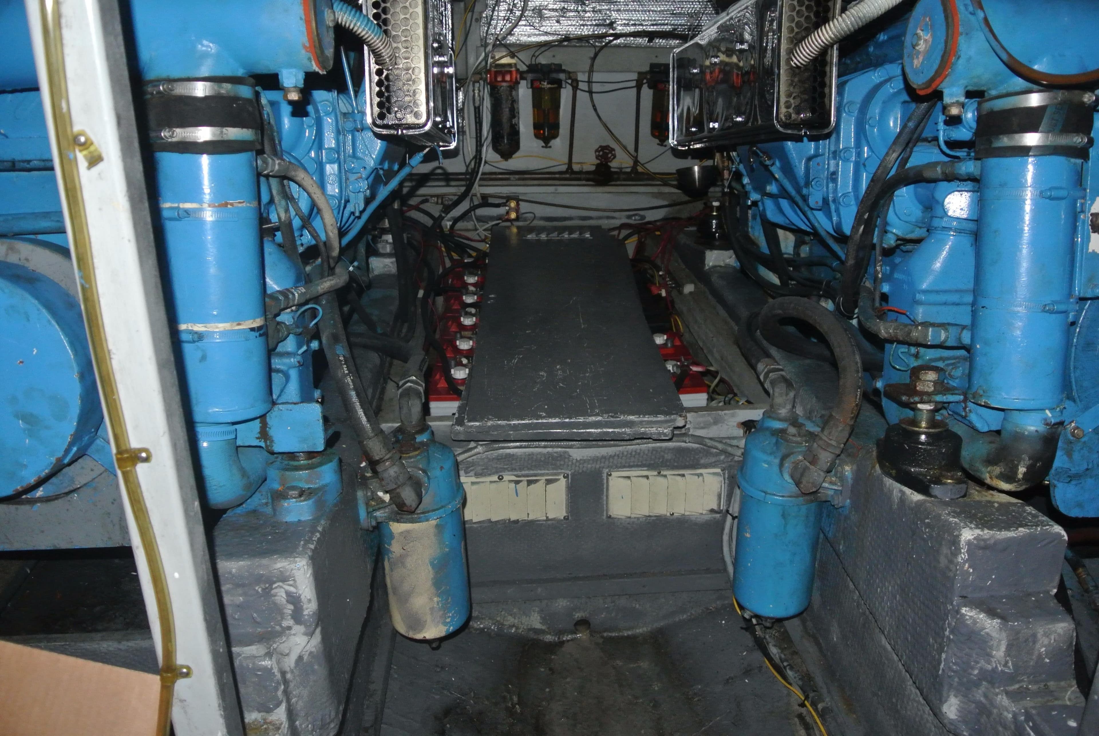 1977 Tollycraft 48 Cockpit Motor Yacht