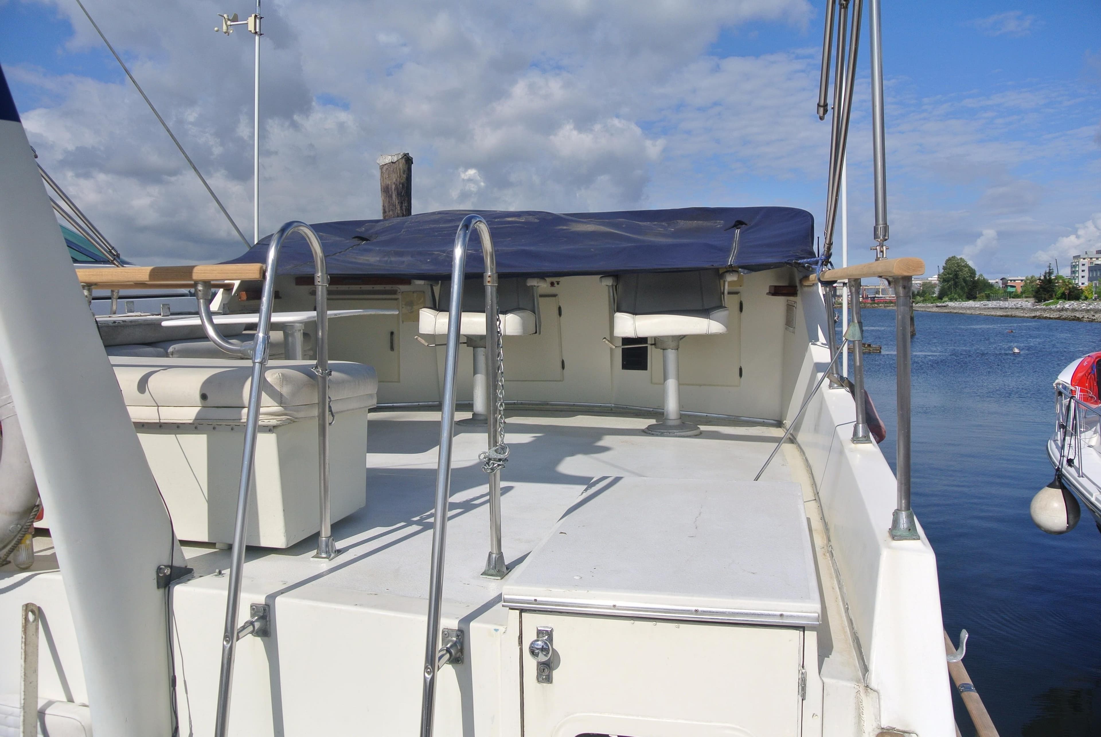 1977 Tollycraft 48 Cockpit Motor Yacht