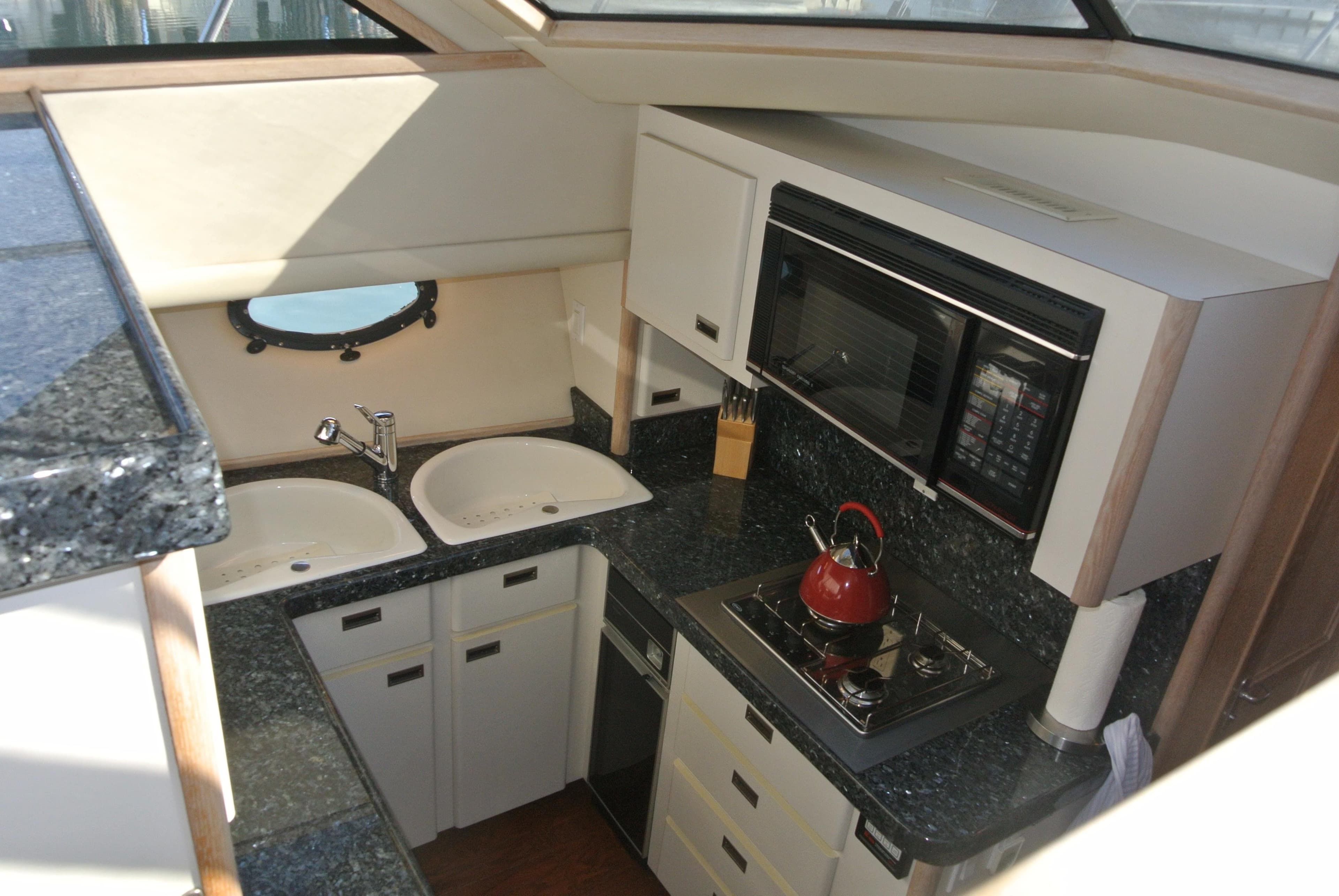 1991 Californian 55 Cockpit Motor Yacht