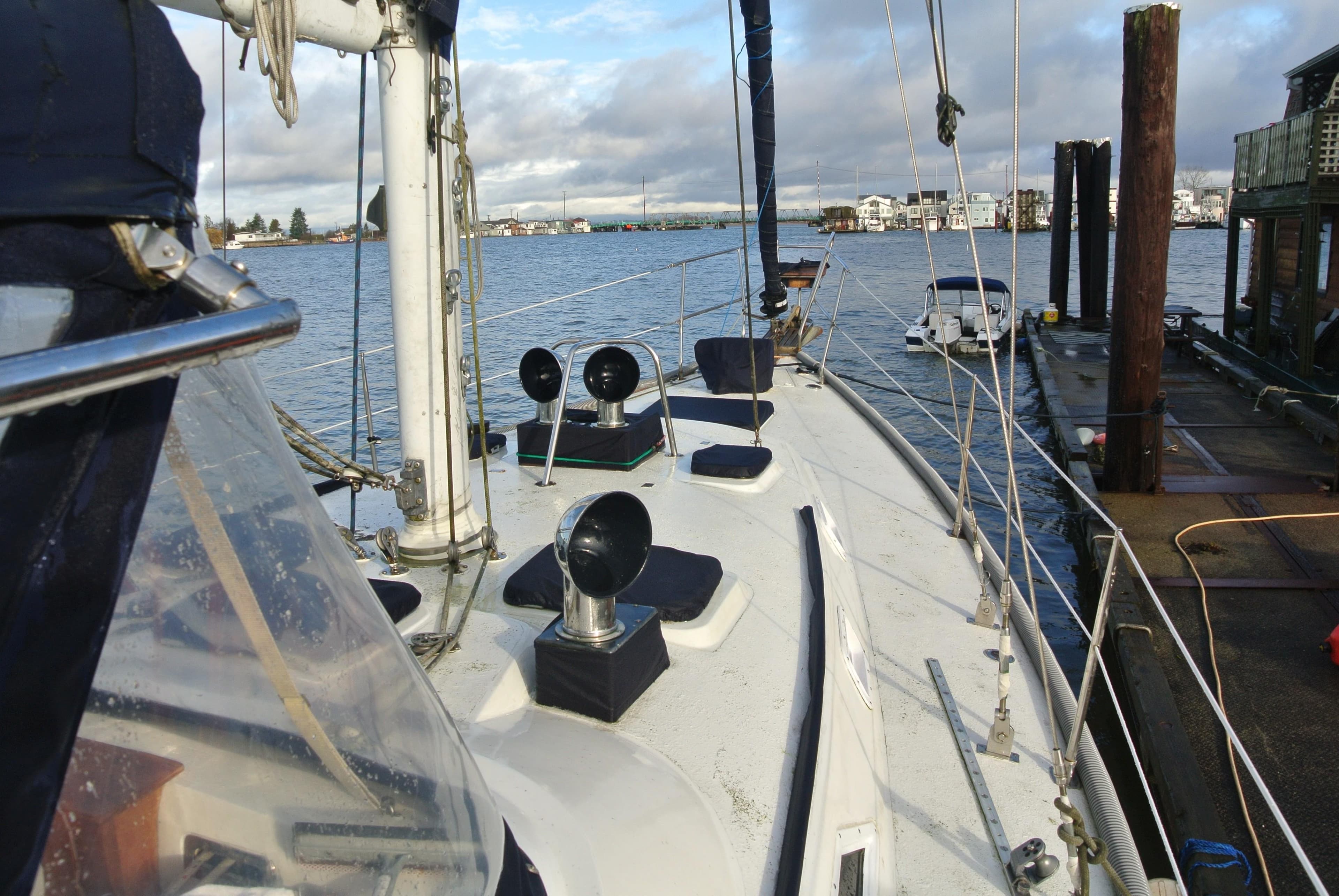 1983 C&C Landfall 43