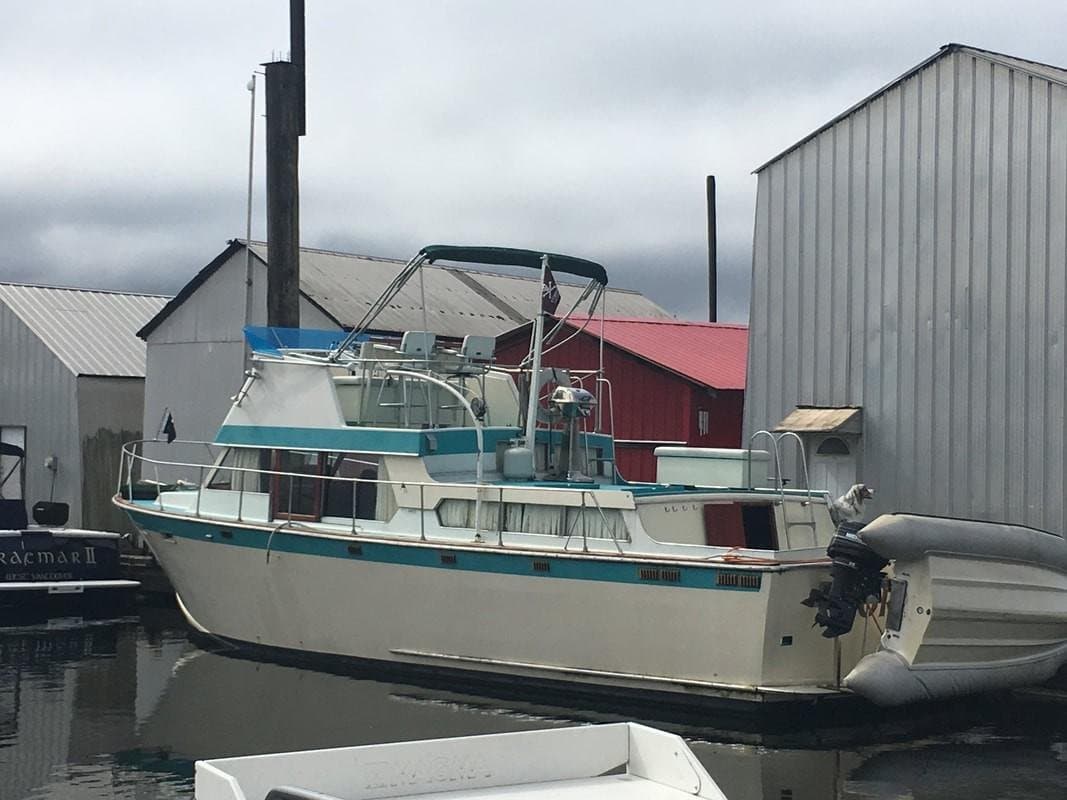 1966 Tollycraft 38 Tri Cabin