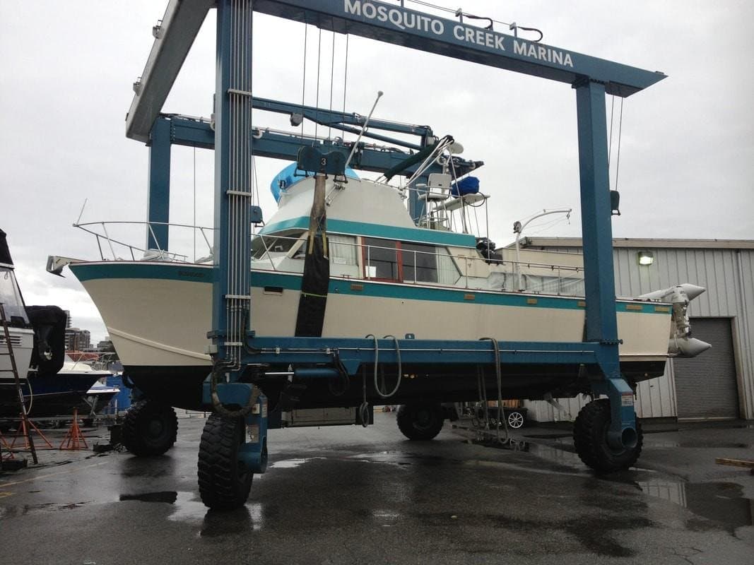 1966 Tollycraft 38 Tri Cabin