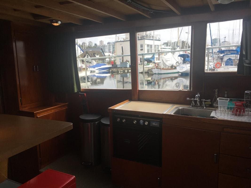 1966 Tollycraft 38 Tri Cabin