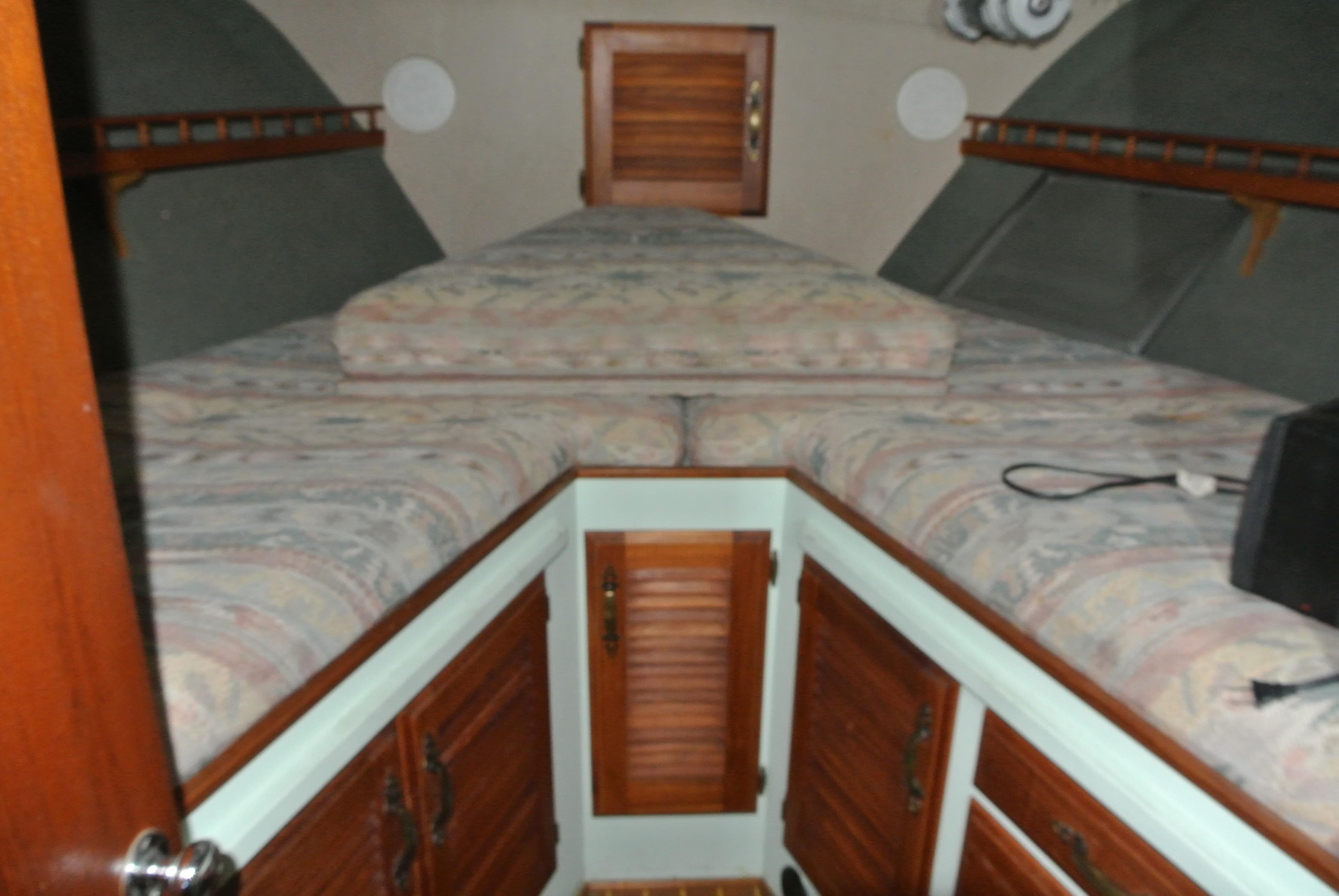 1978 Tollycraft 37 Convertible